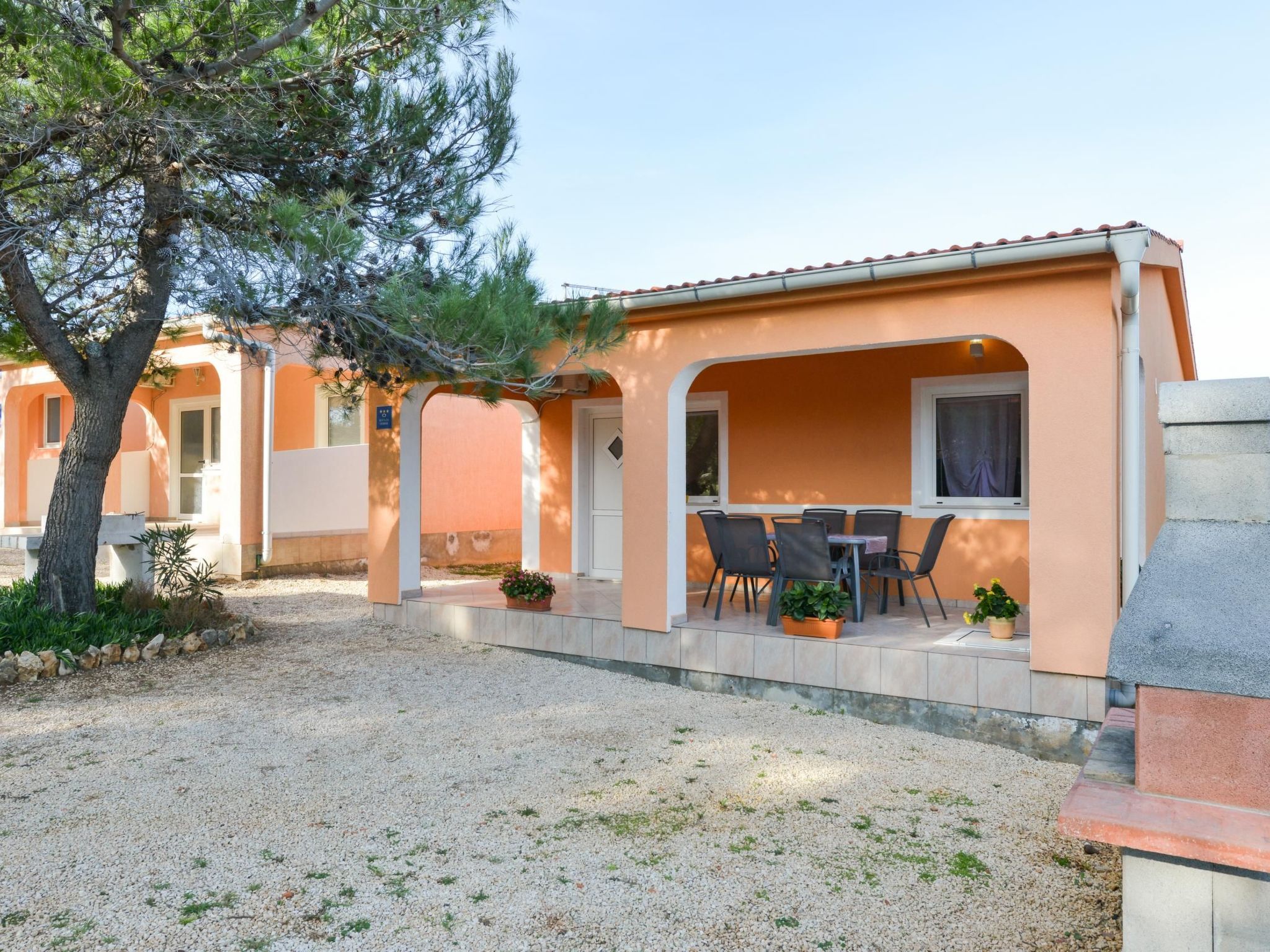 Mit Terrassen am Wald