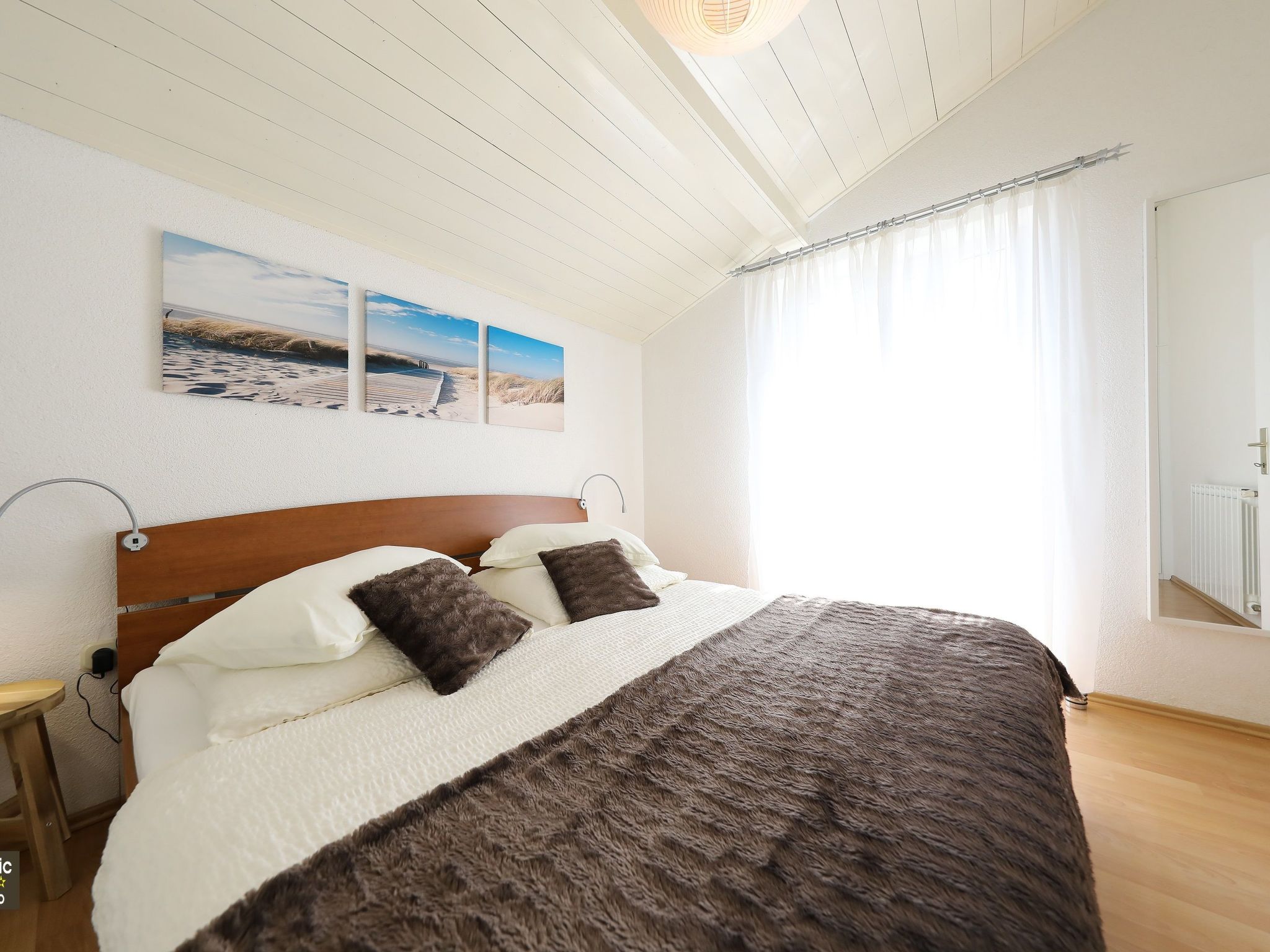 Mit Blick auf das Wasser