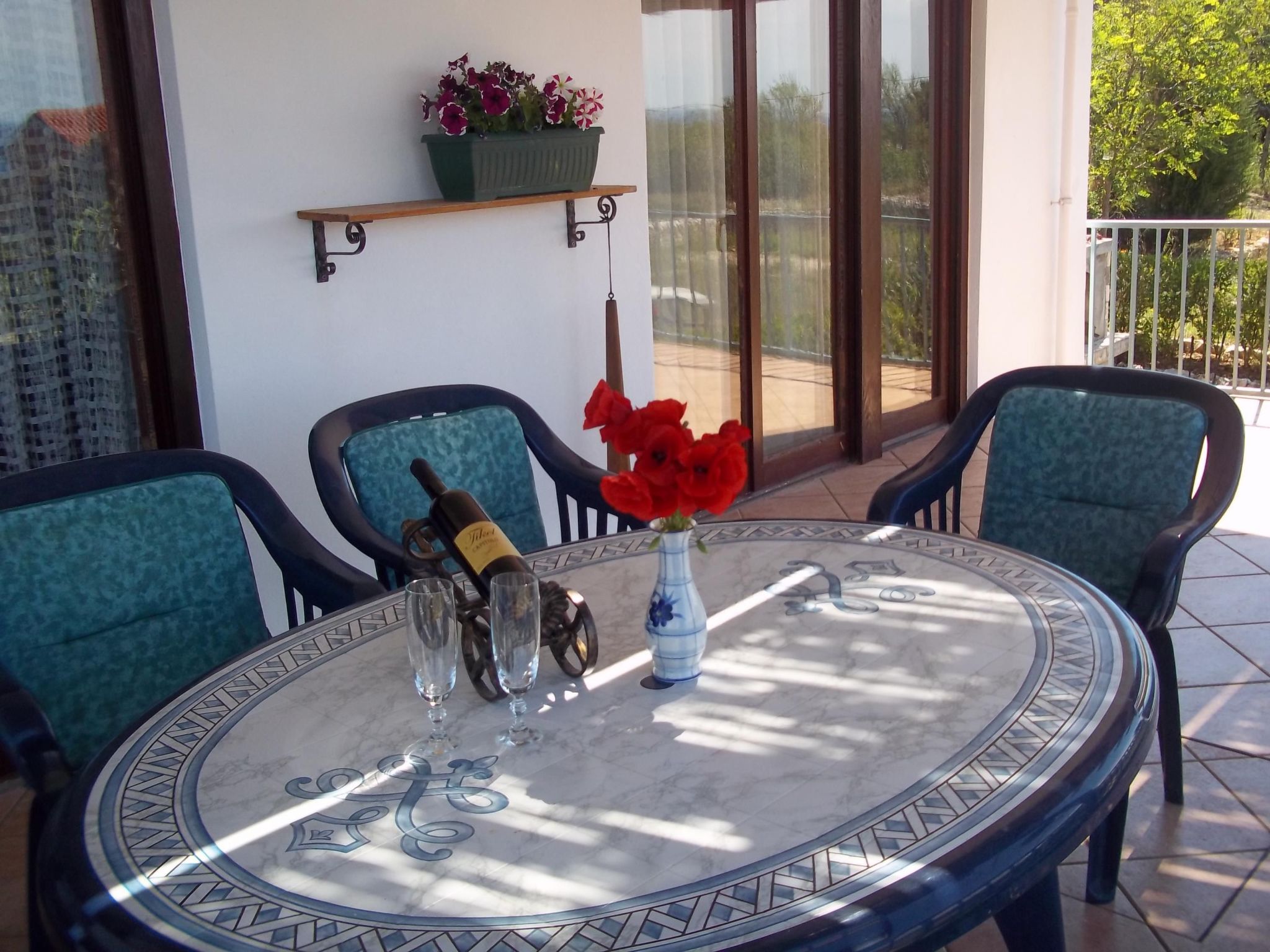 In Vir mit Terrasse und Garten-Binnen