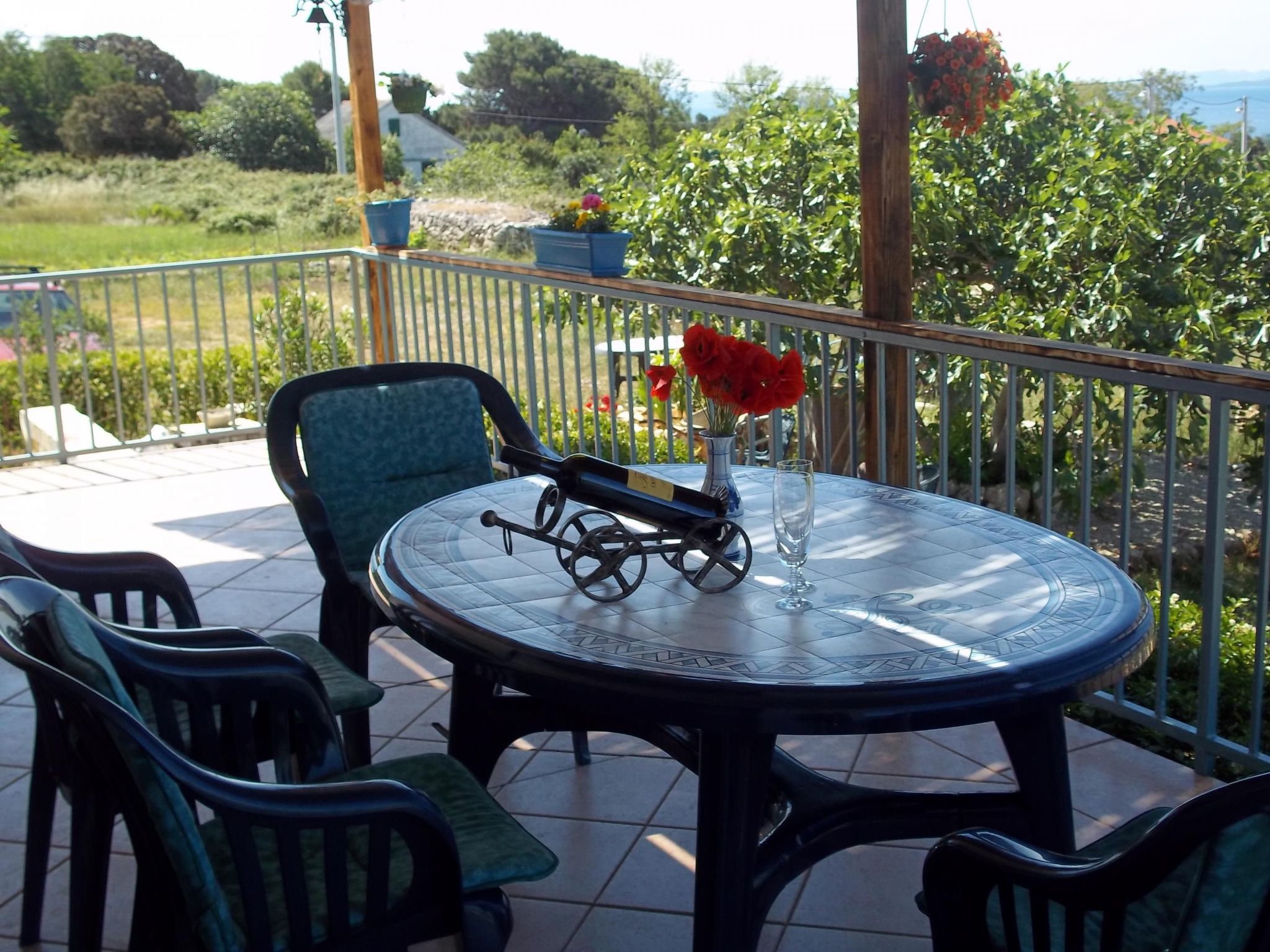 In Vir mit Terrasse und Garten-Binnen