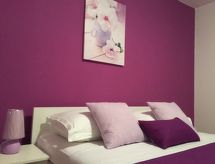 Ruime vakantiewoning met ommuurde tuin op 800 meter van zee in Vir - thumbnail 6