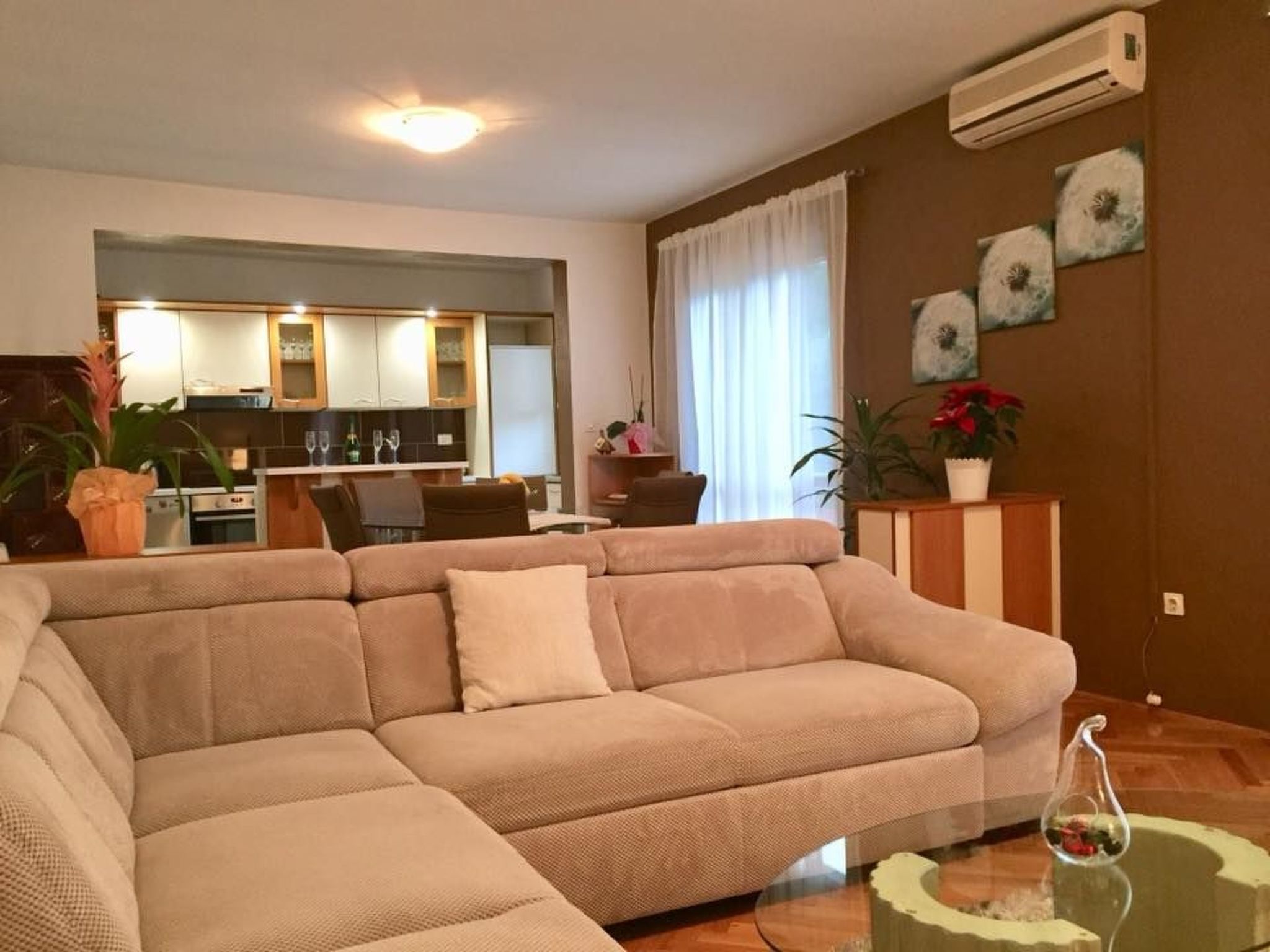 Geräumige Ferienwohnung mit schönem Garten-Image-tags.info