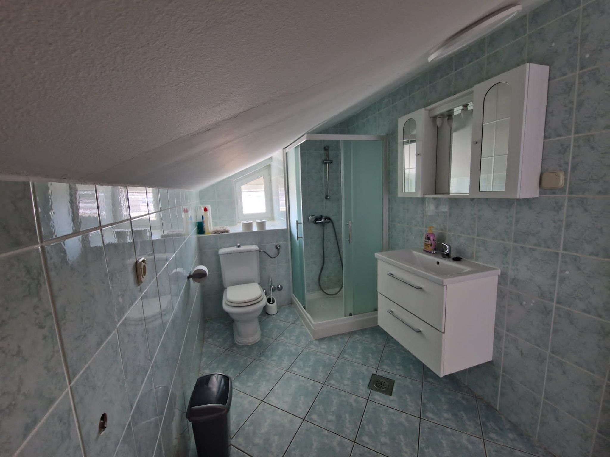 Appartement mit Blick auf das Wasser-Image-tags.info