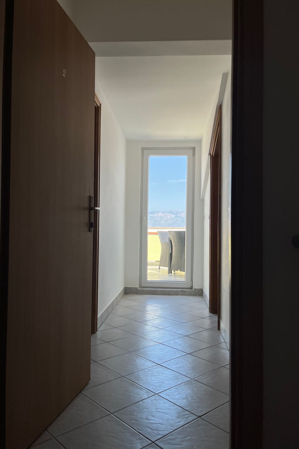 Appartement mit Blick auf das Wasser-Image-tags.info