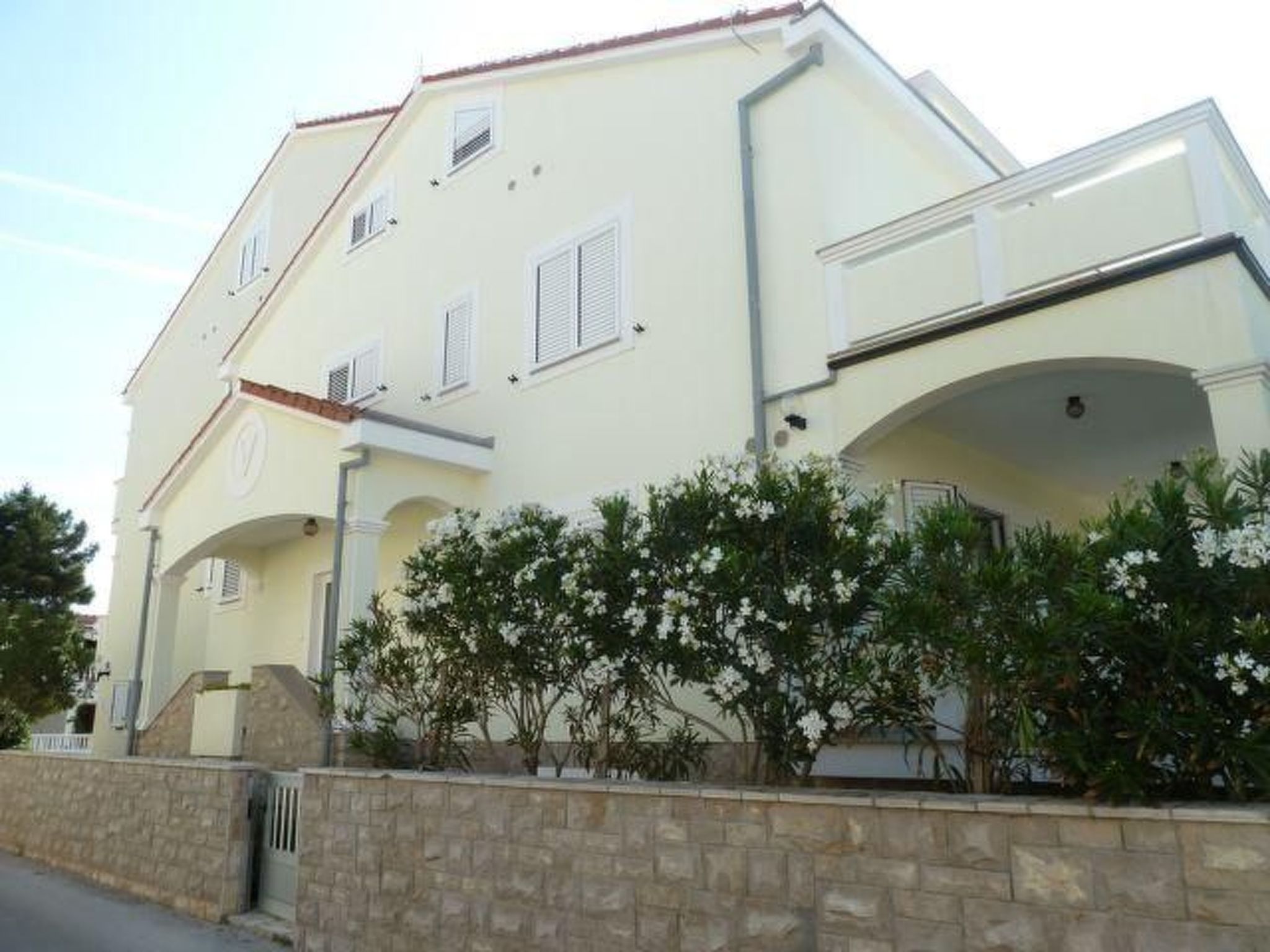 Appartement mit Blick auf das Wasser-Image-tags.info