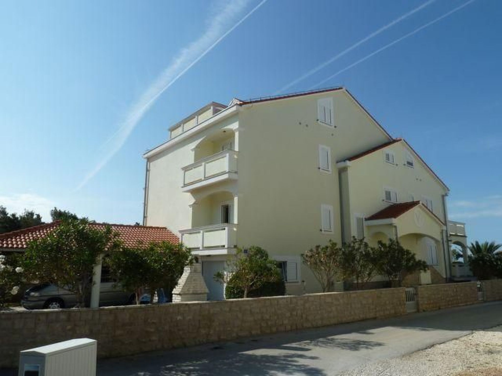 Appartement mit Blick auf das Wasser-Image-tags.info