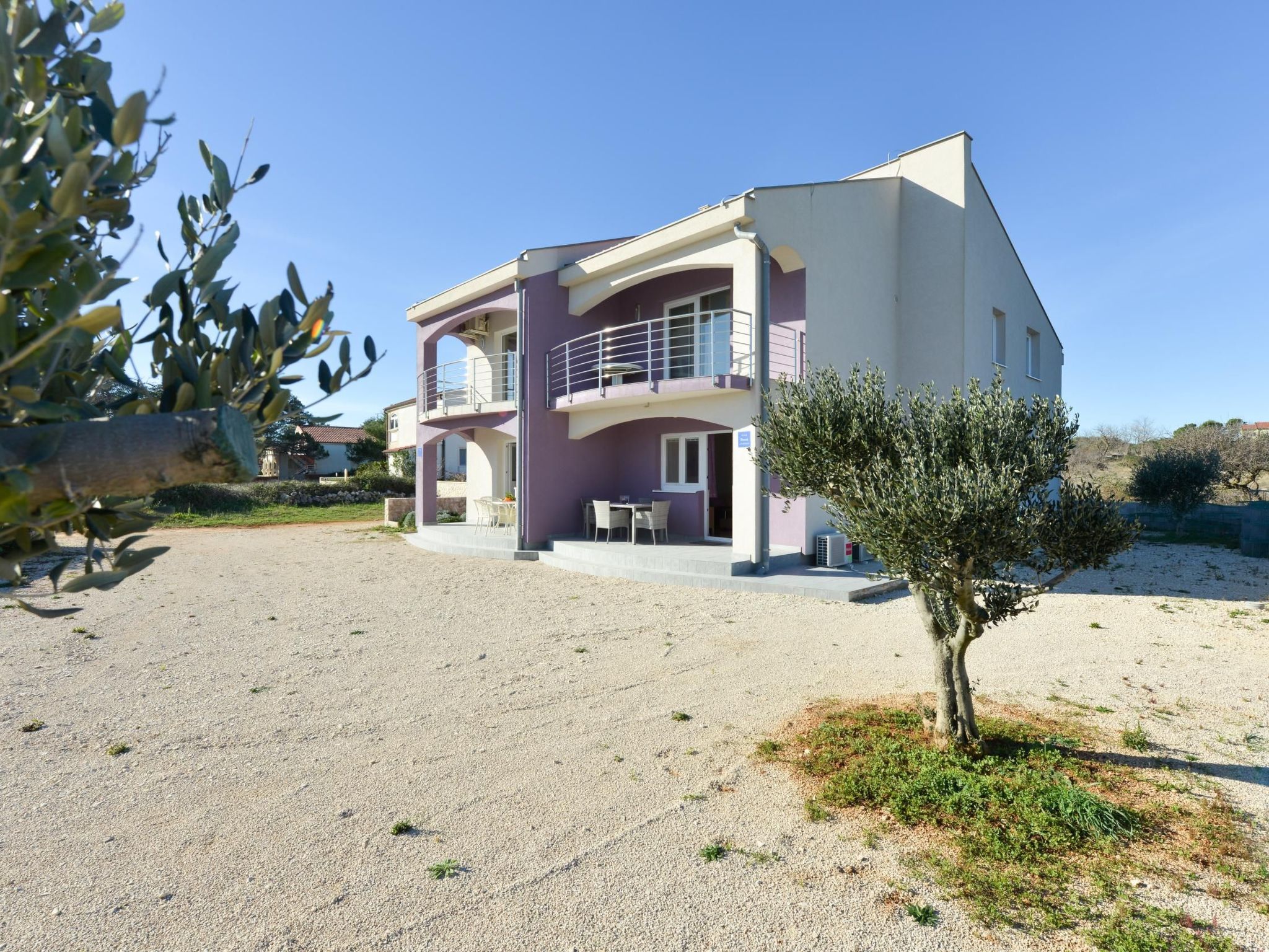 Für fünf Personen im ersten Stock