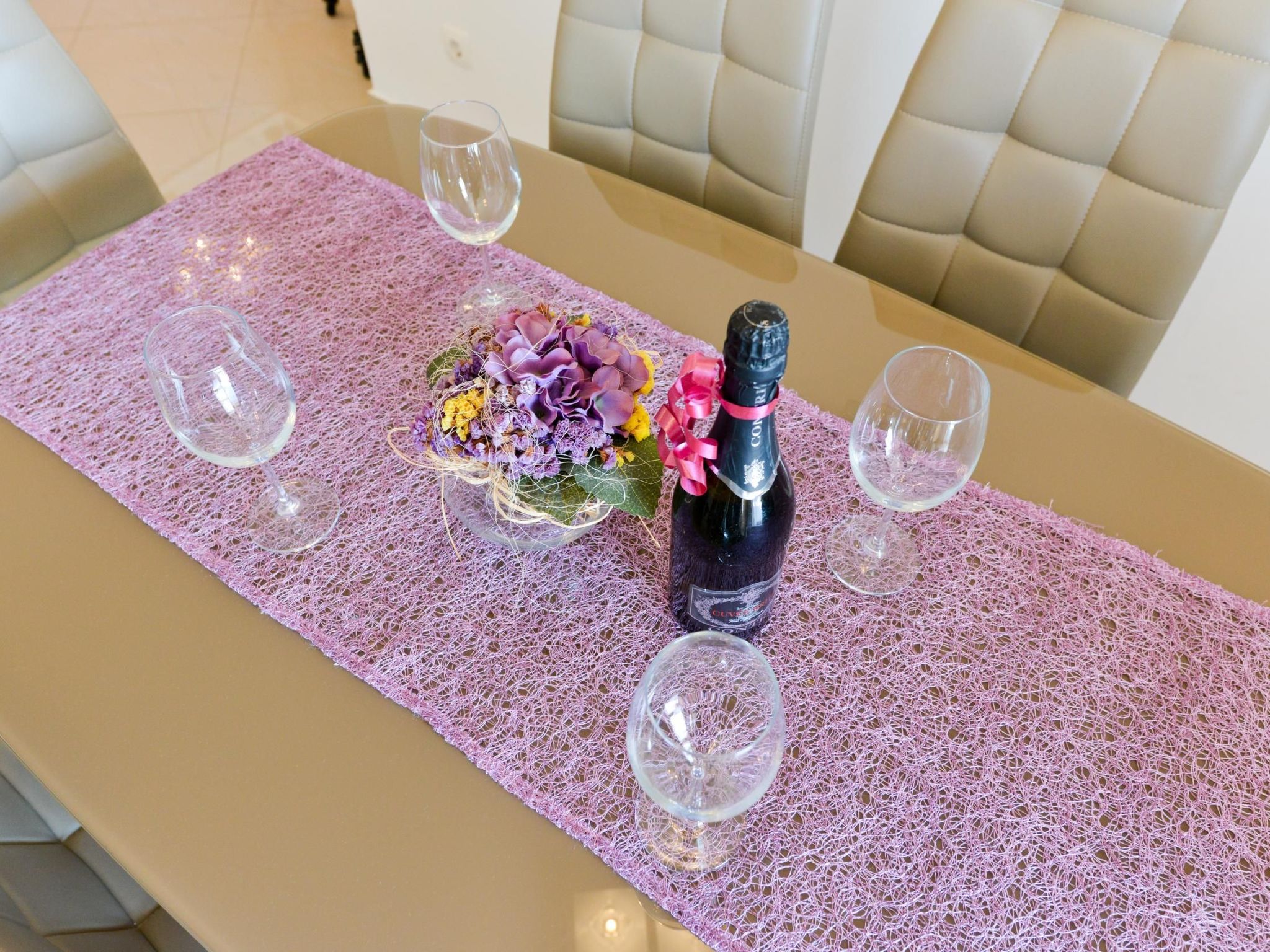 Für fünf Personen im ersten Stock