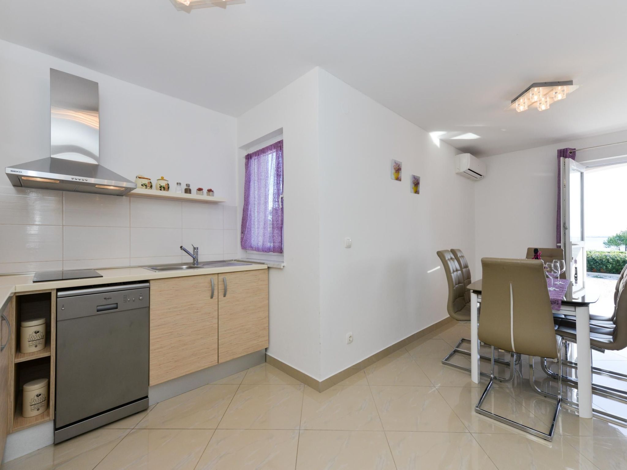 Für fünf Personen im ersten Stock-Image-tags.info