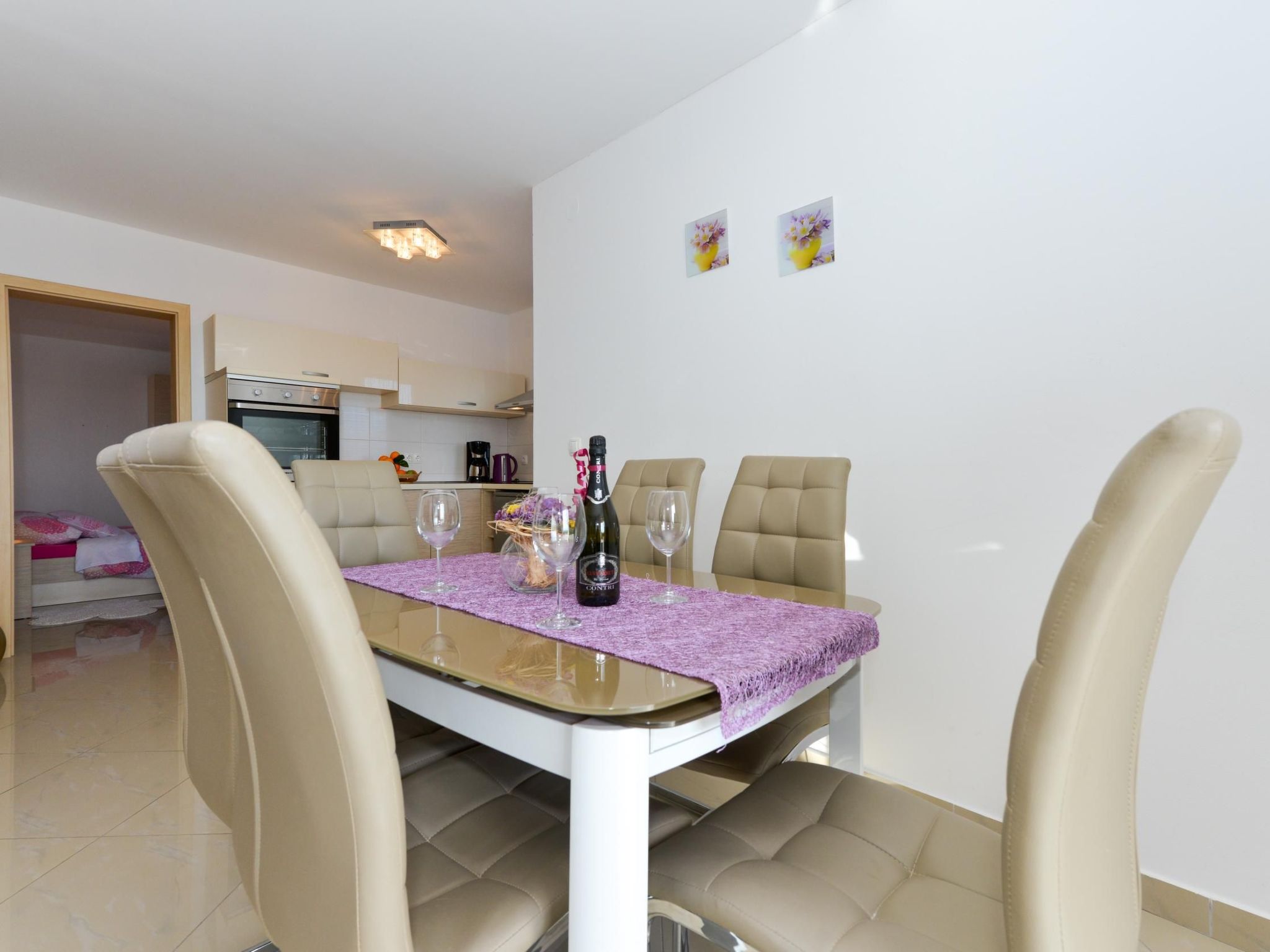 Für fünf Personen im ersten Stock-Image-tags.info