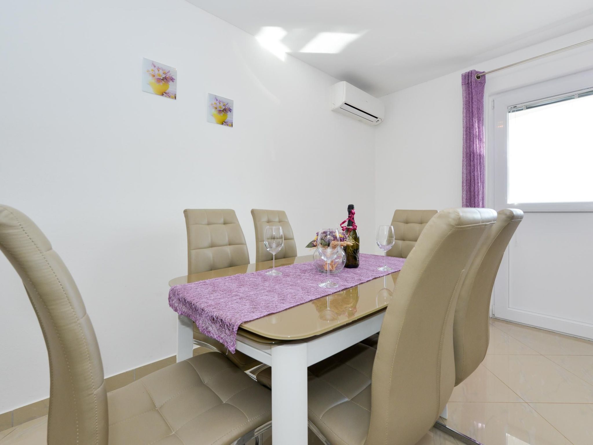 Für fünf Personen im ersten Stock-Image-tags.info