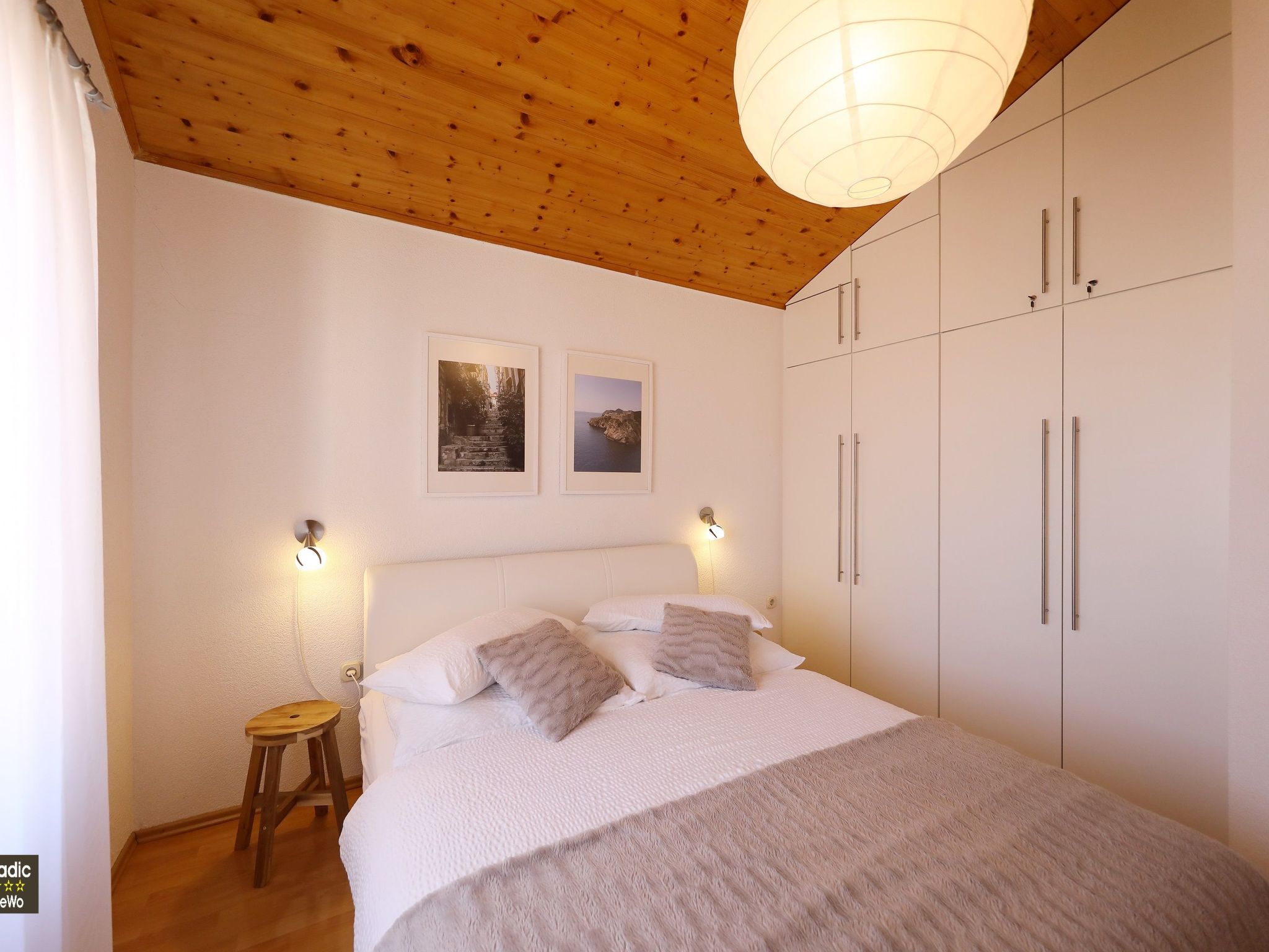 Gesamte Wohnung in Vir mit Großem Balkon-Image-tags.info