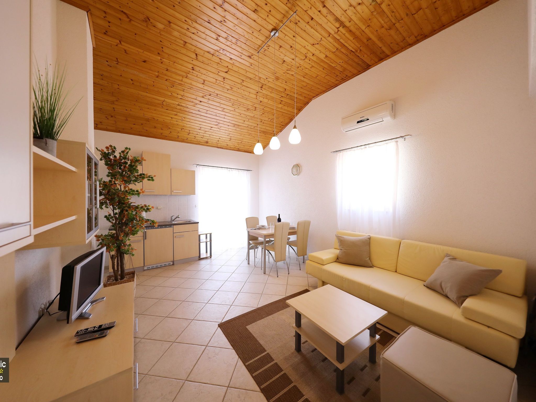 Gesamte Wohnung in Vir mit Großem Balkon-Image-tags.info