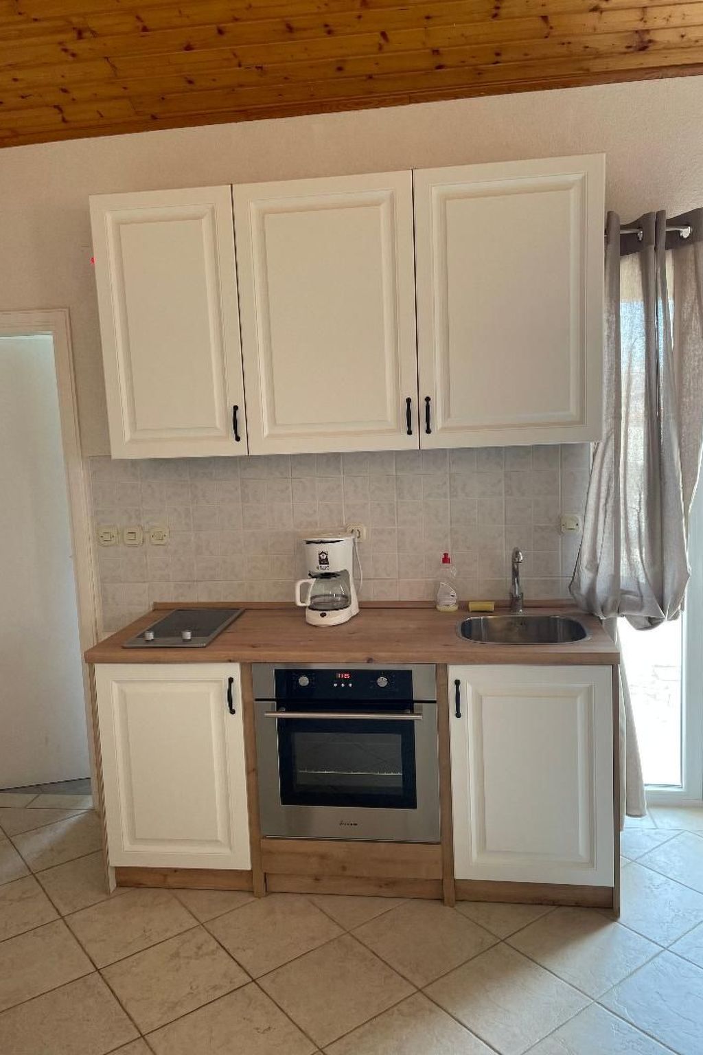 Gesamte Wohnung in Vir mit Großem Balkon-Image-tags.info