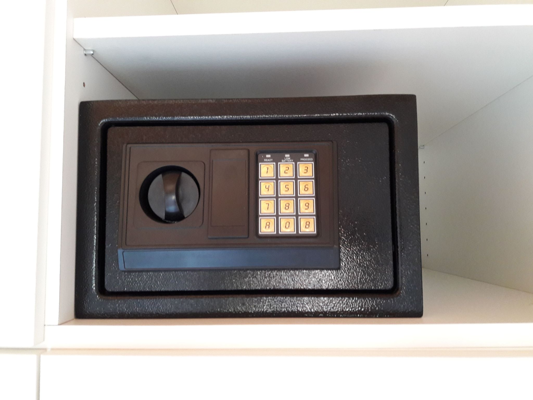 Gesamte Wohnung in Vir mit Großem Balkon-Image-tags.info