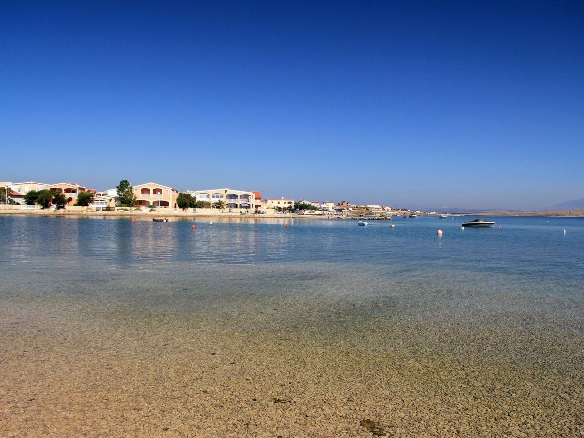 Gesamte Wohnung in Vir mit Großem Balkon-Image-tags.info