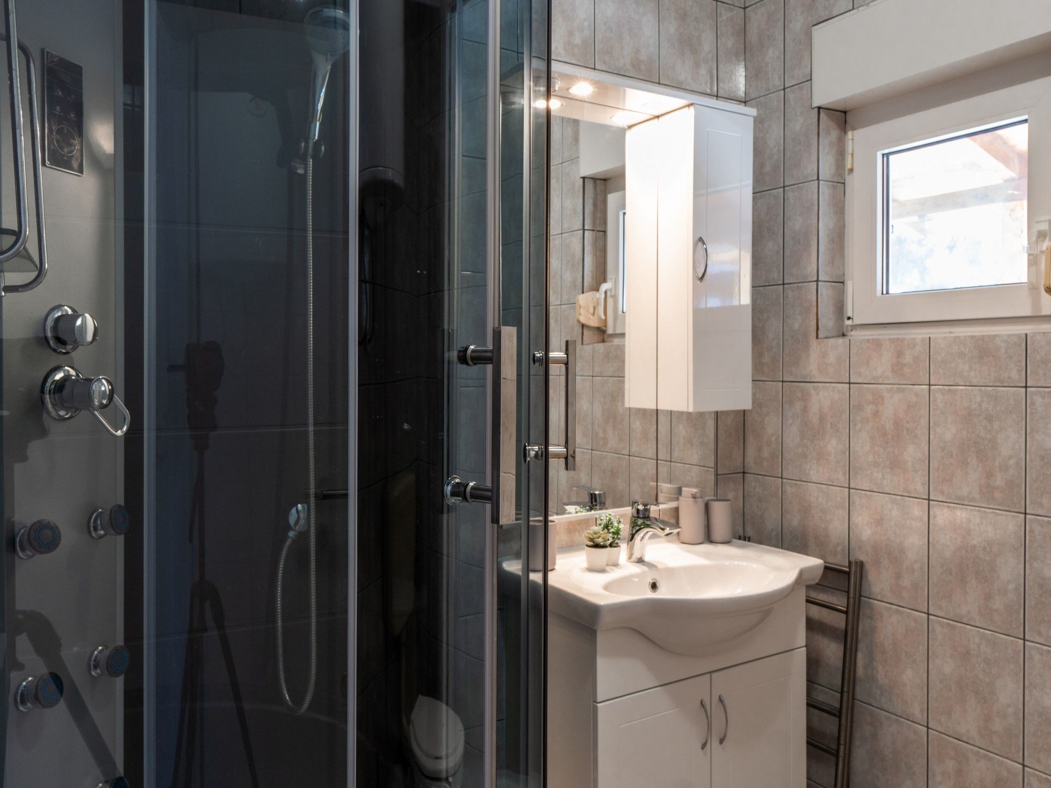 Apartment TT 1-Image-tags.info