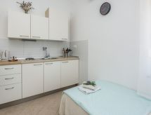 Appartement Zaklina 3: Intiem vakantieverblijf op 600m van zee op eiland Vir - thumbnail 6