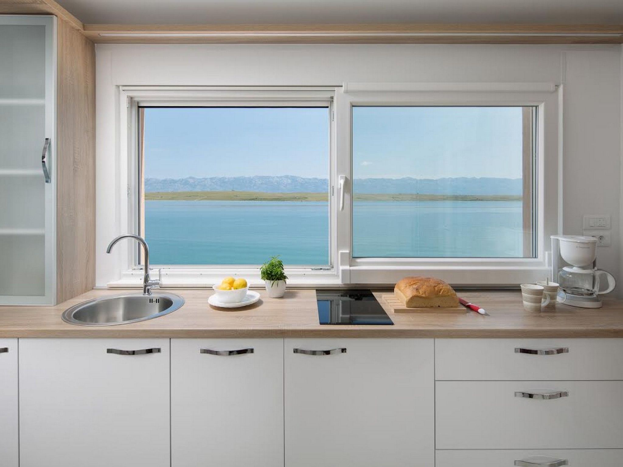 Apartment Vista Royal 5