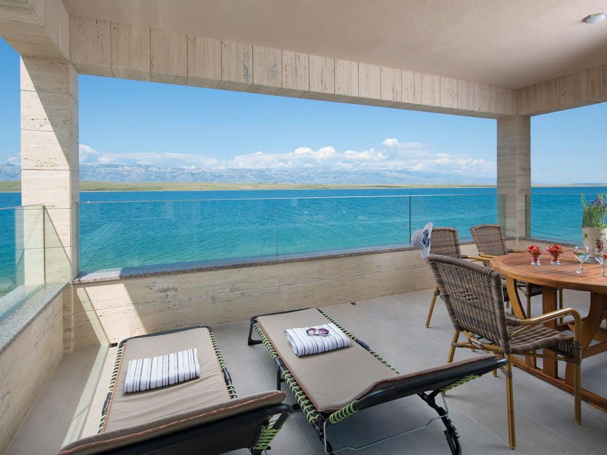 Apartment Vista Royal 2