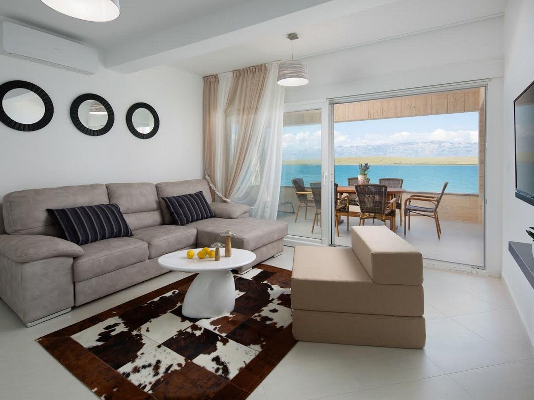 Apartment Vista Royal 2