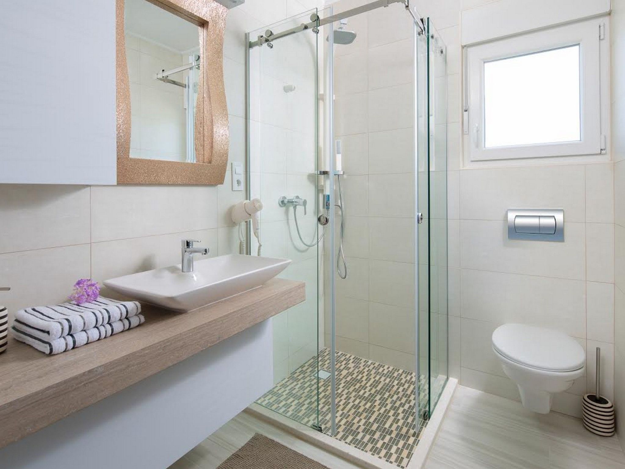 Apartment Vista Royal 2-Image-tags.info