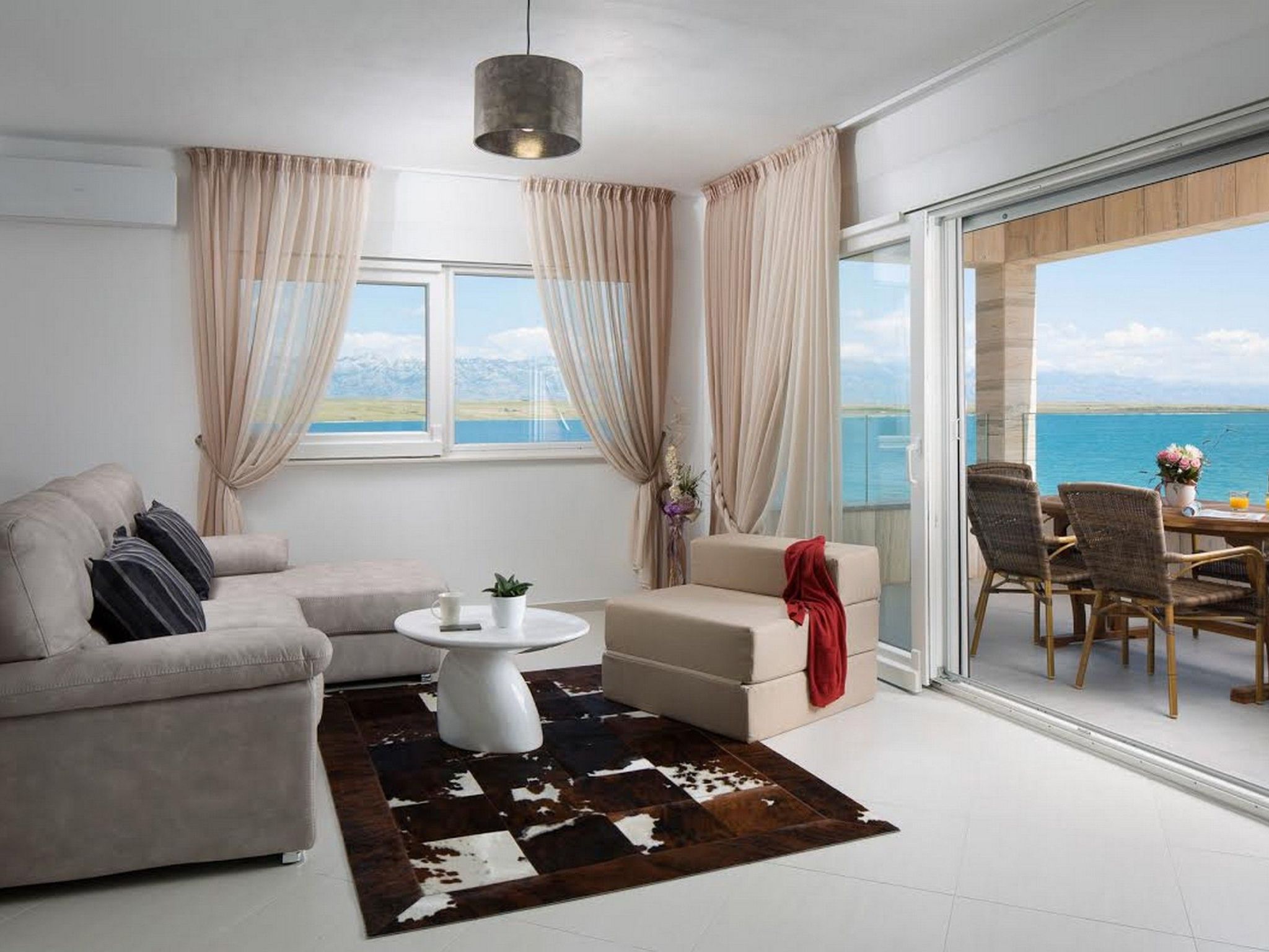 Apartment Vista Royal 3