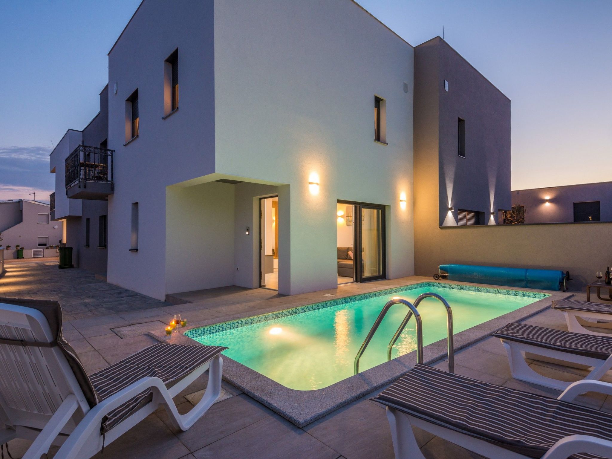 Apartment Spanic 2-Image-tags.info