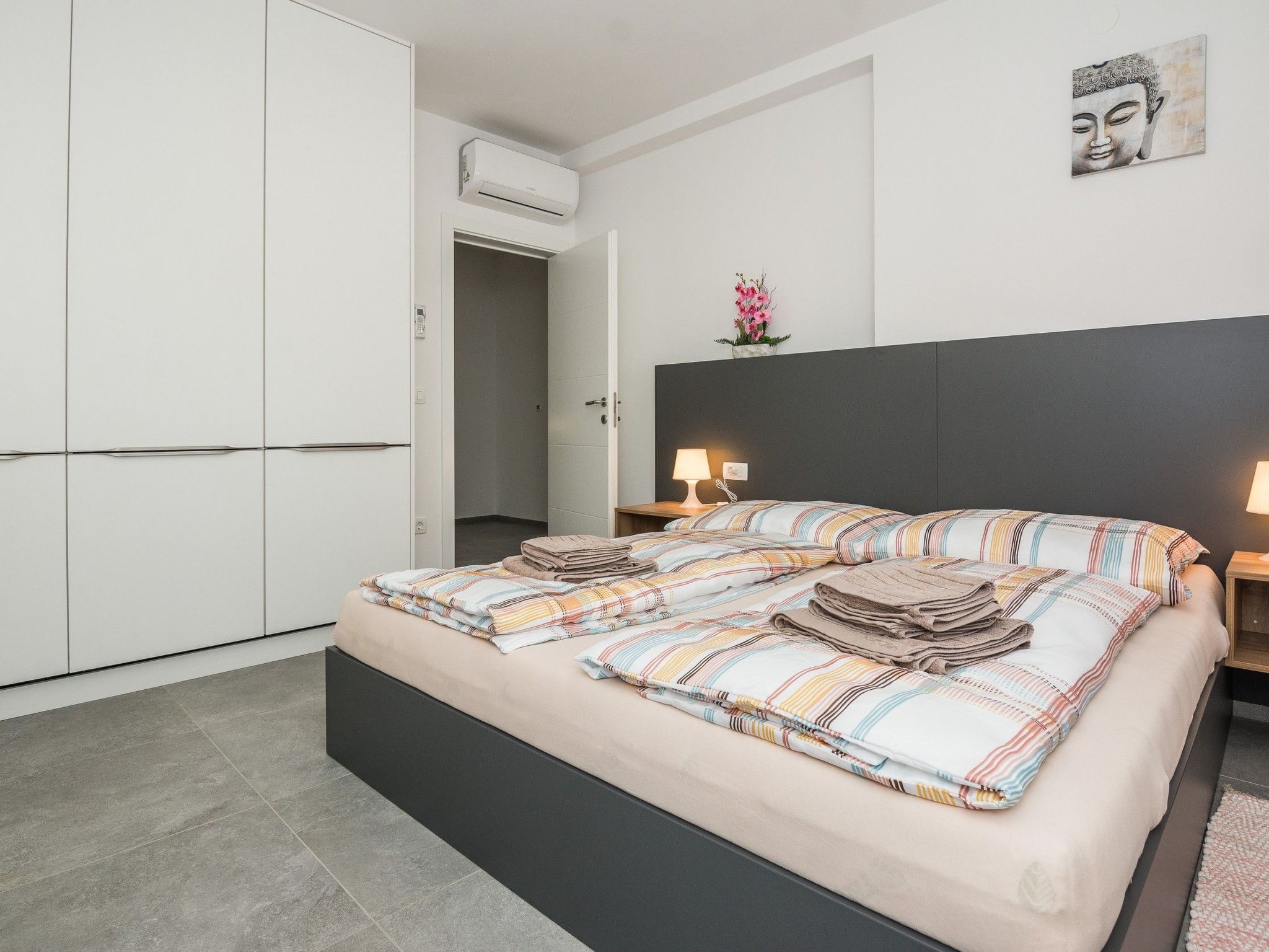 Apartment Spanic 2-Image-tags.info