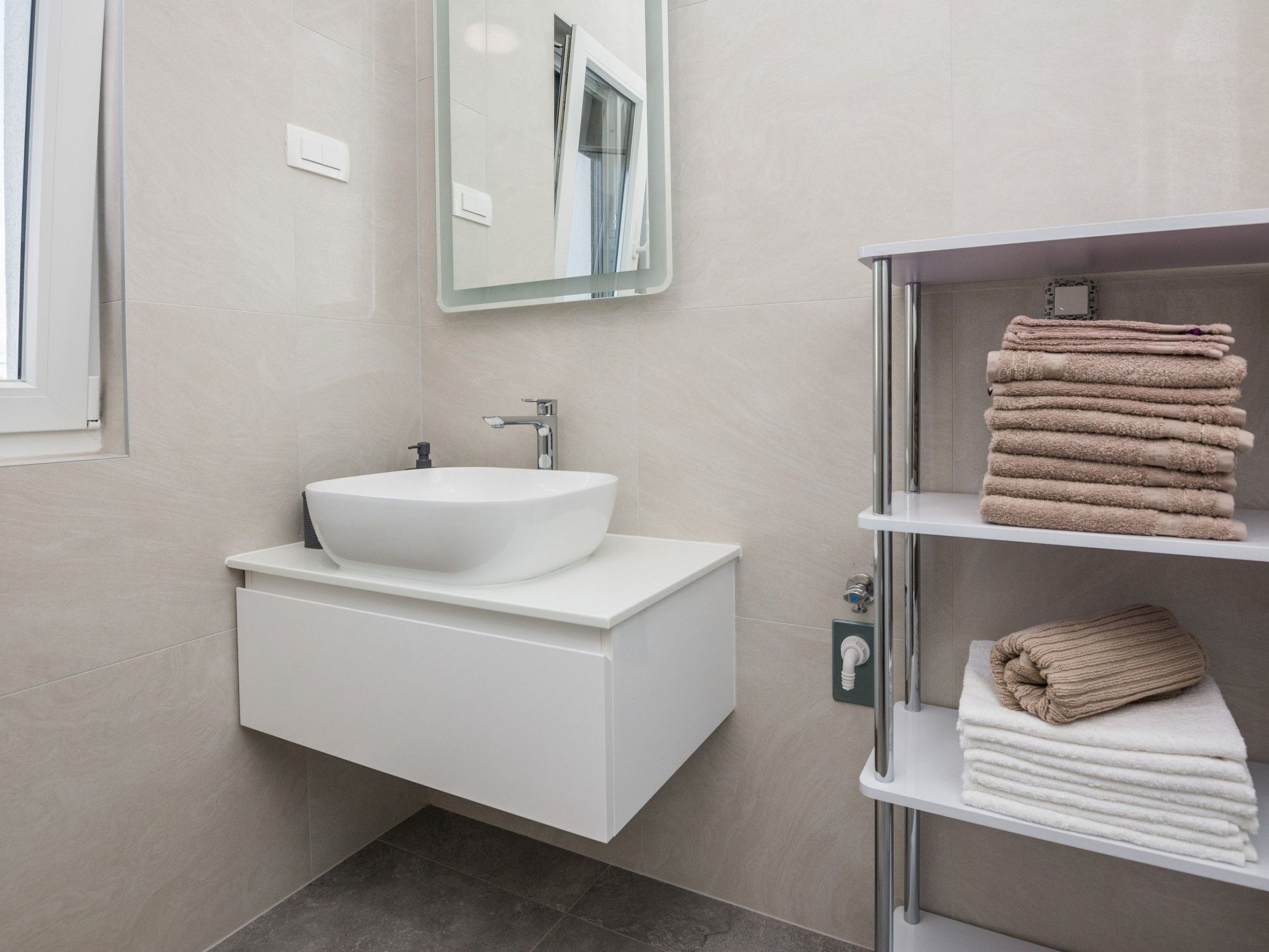 Apartment Spanic 2-Image-tags.info