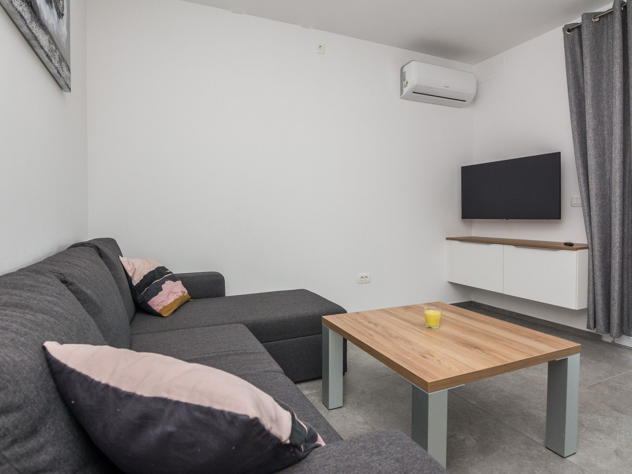 Apartment Spanic 1-Image-tags.info