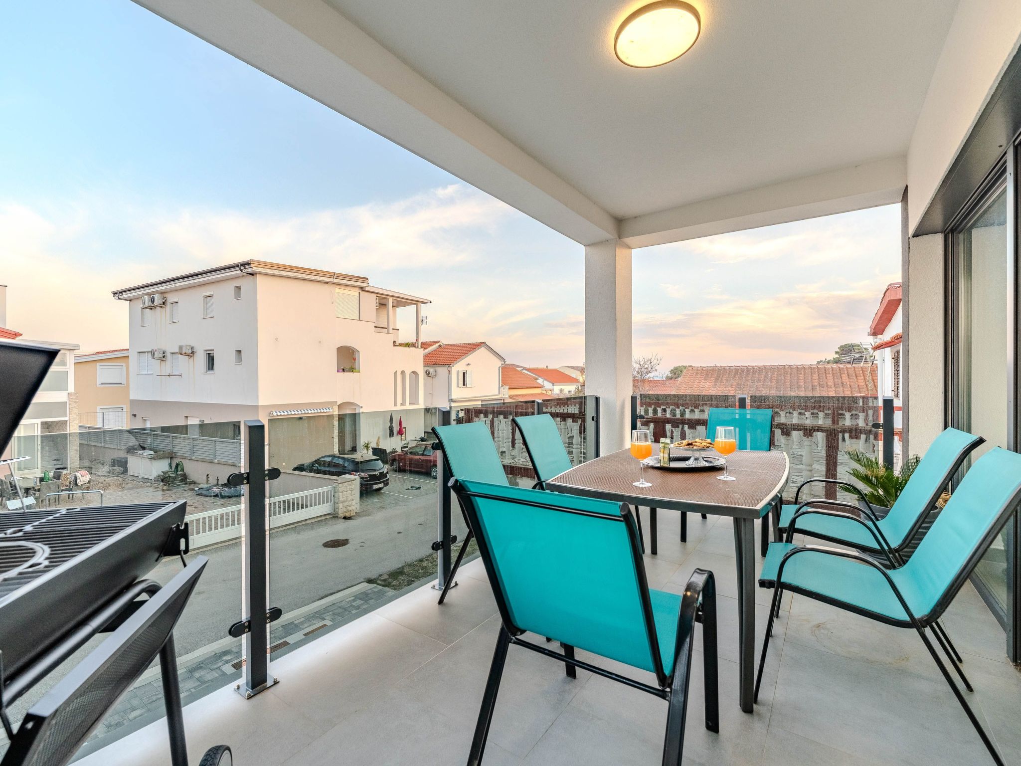 Apartment Midi-Dedans