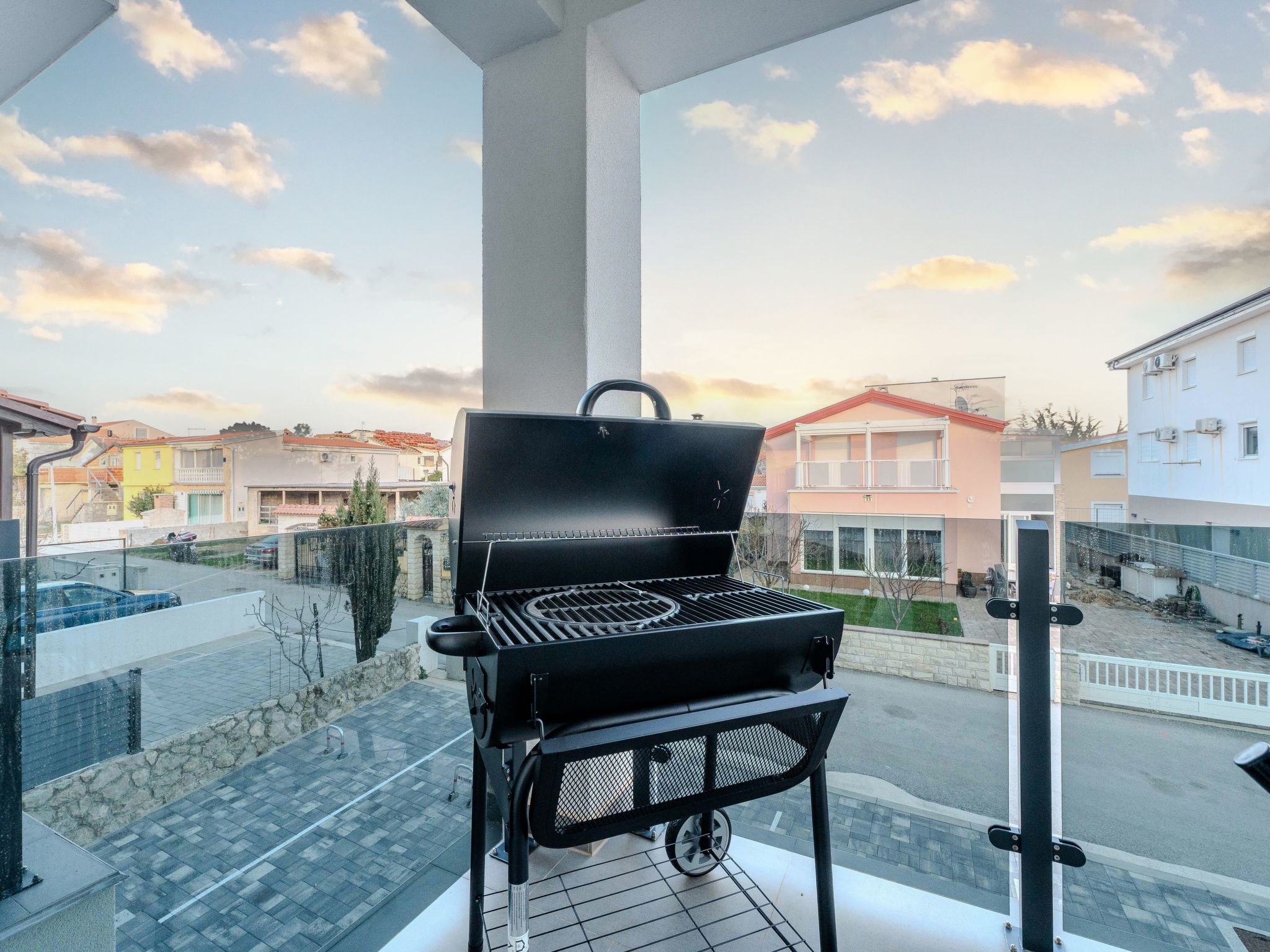 Apartment Midi-Dedans