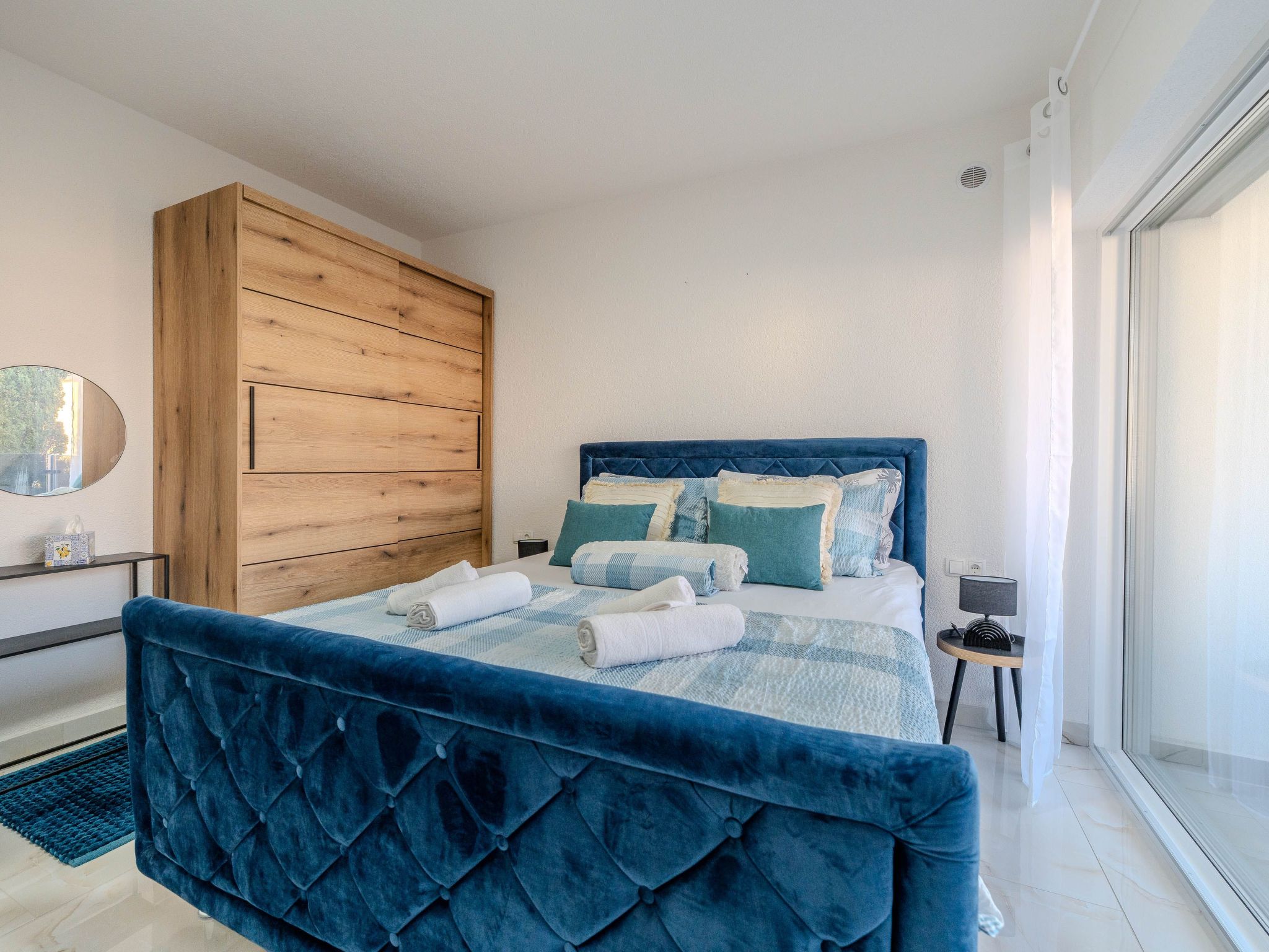 Apartment Midi-Dedans