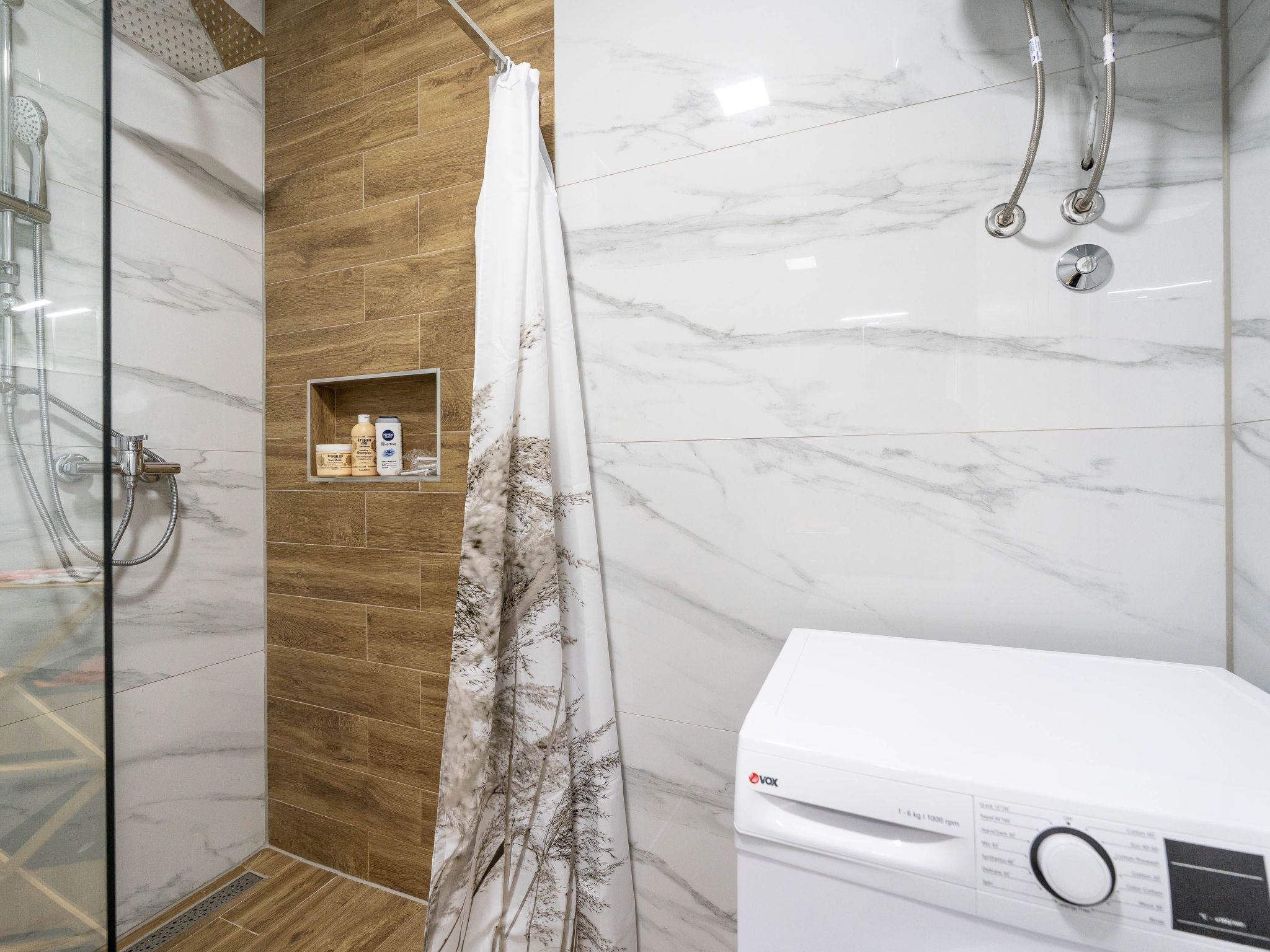 Apartment Midi-Dedans