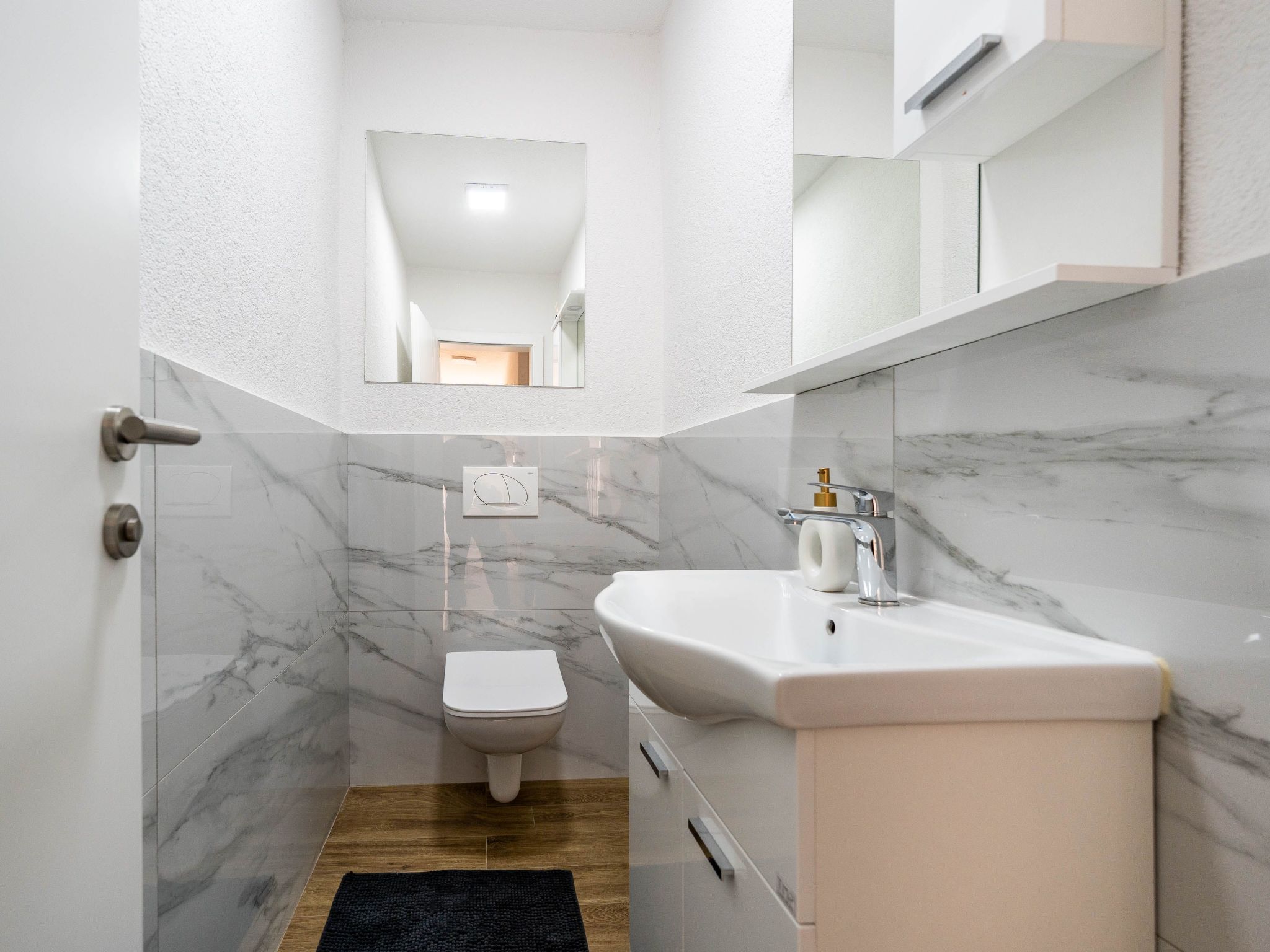 Apartment Midi-Dedans