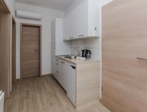 Appartement Budimir 6: Fijn verblijf vlakbij zee in Vir, Noord-Dalmatië - thumbnail 4