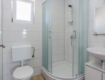 Appartement Budimir 6: Fijn verblijf vlakbij zee in Vir, Noord-Dalmatië - thumbnail 6