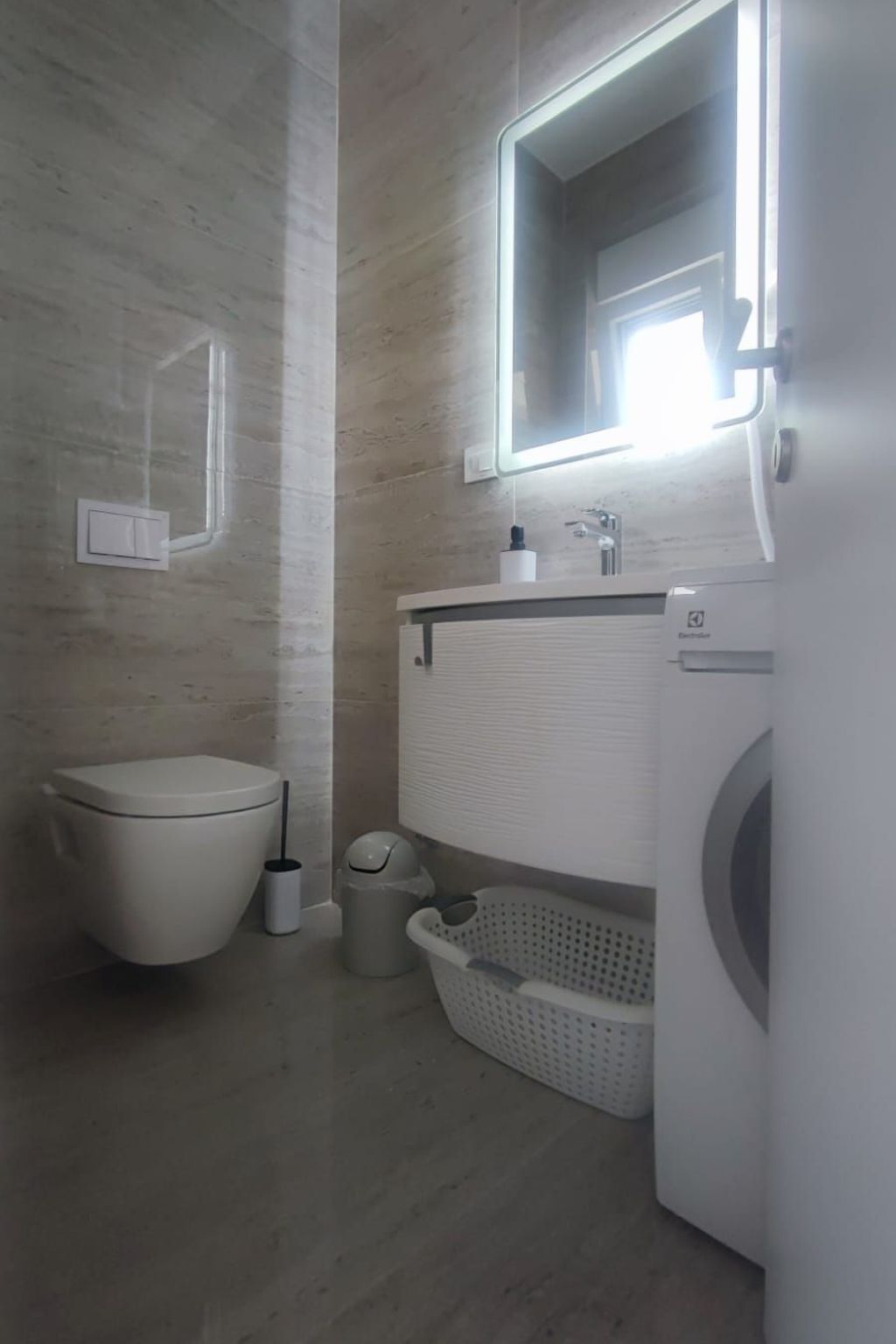 HH Cvetkovic-Image-tags.info