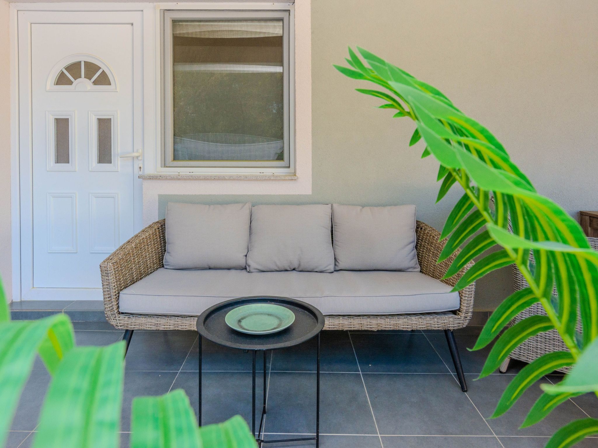 HH Stjepanovic-Image-tags.info