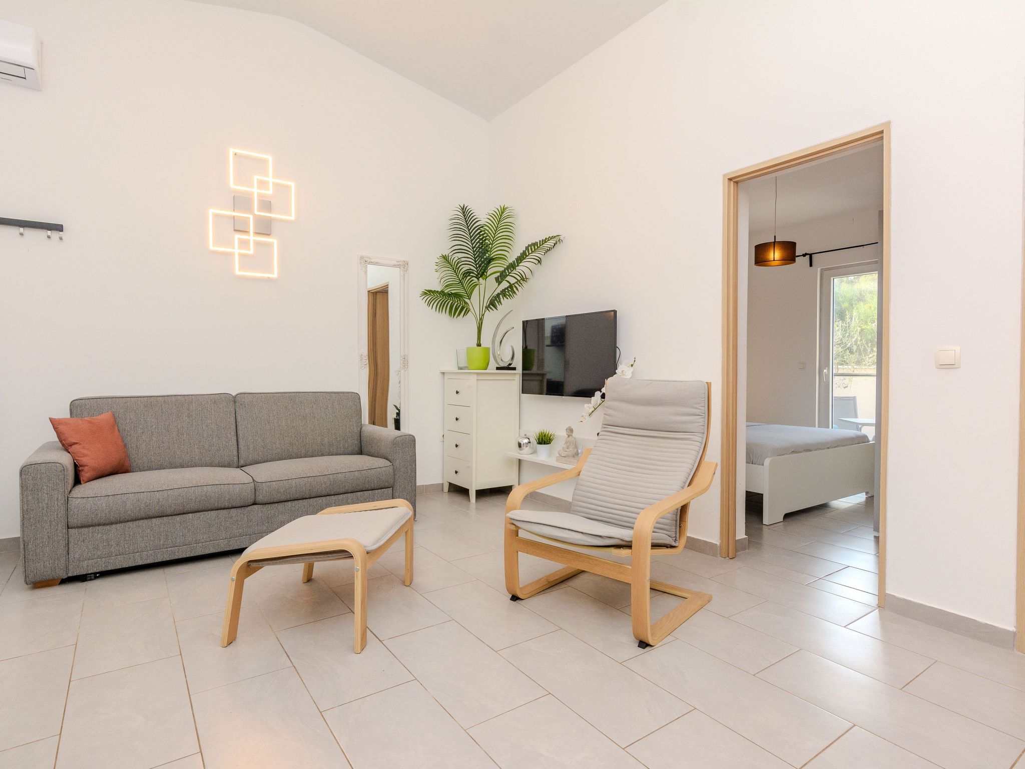 HH Stjepanovic-Image-tags.info