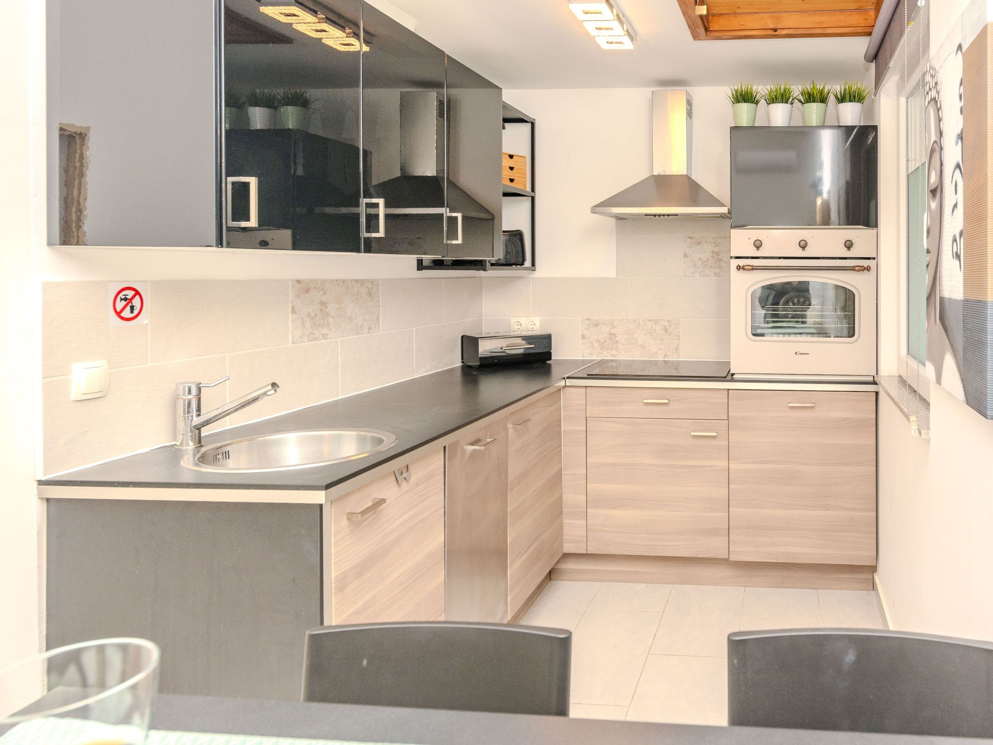 HH Stjepanovic-Image-tags.info