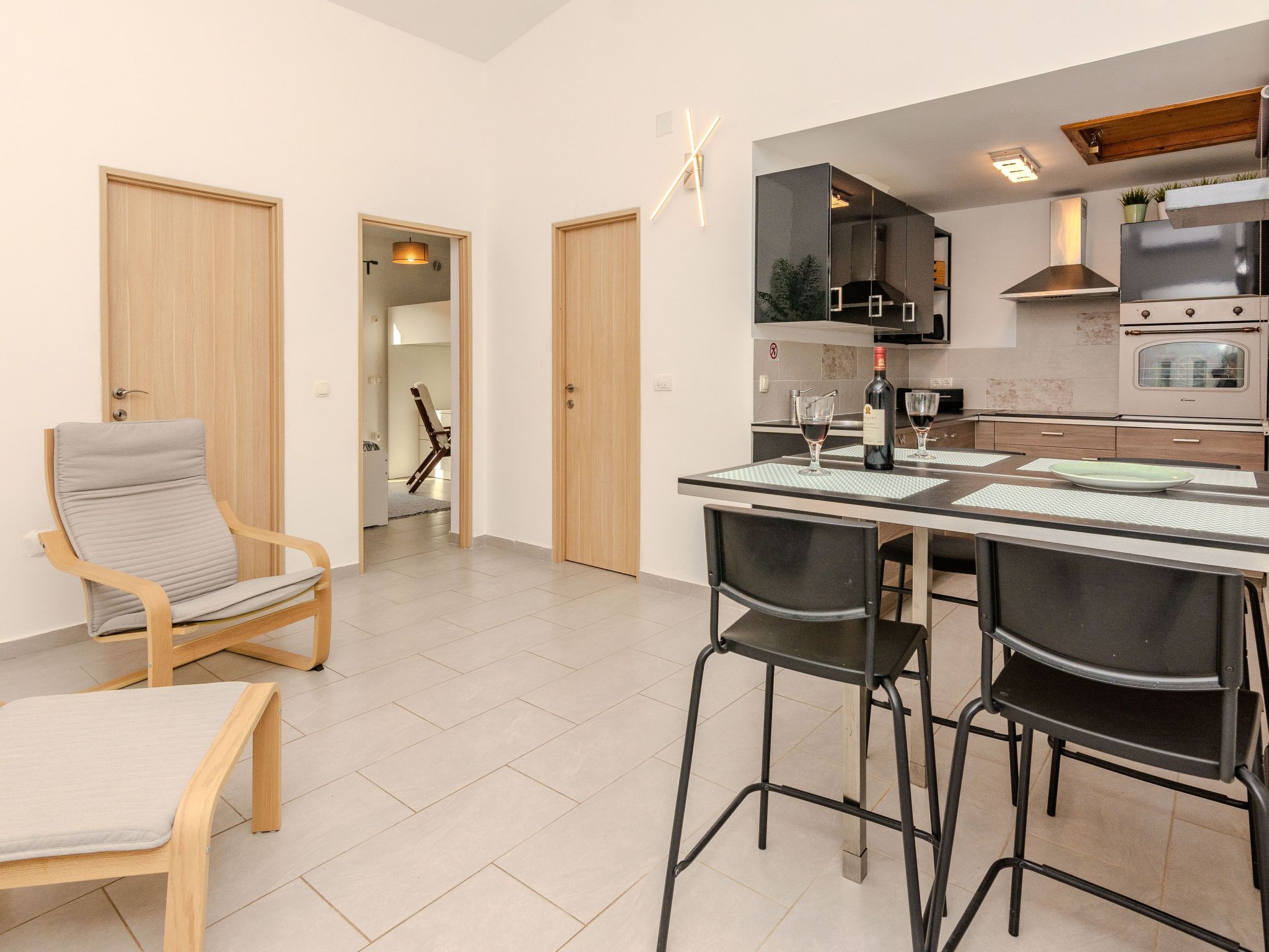 HH Stjepanovic-Image-tags.info