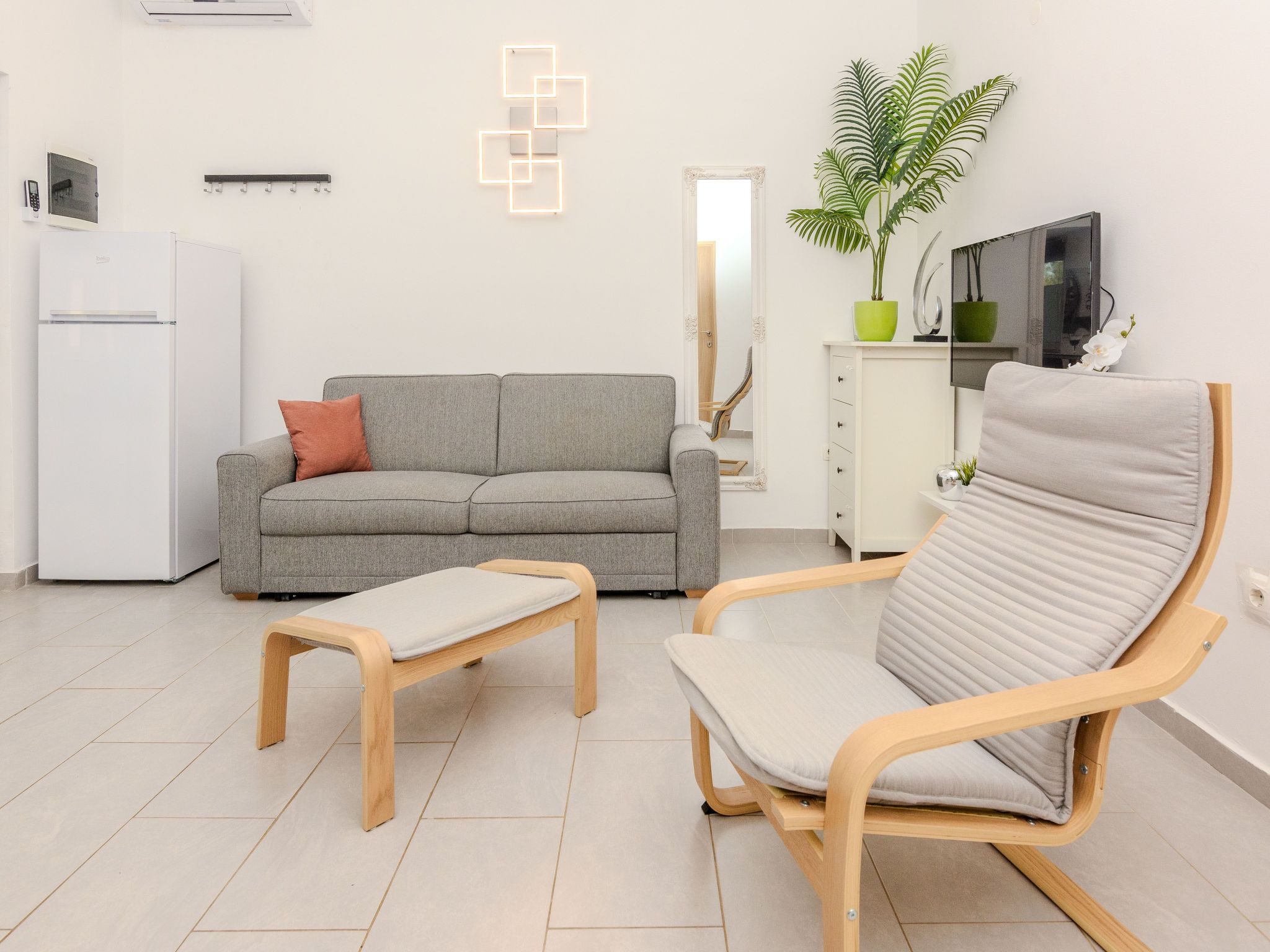 HH Stjepanovic-Image-tags.info