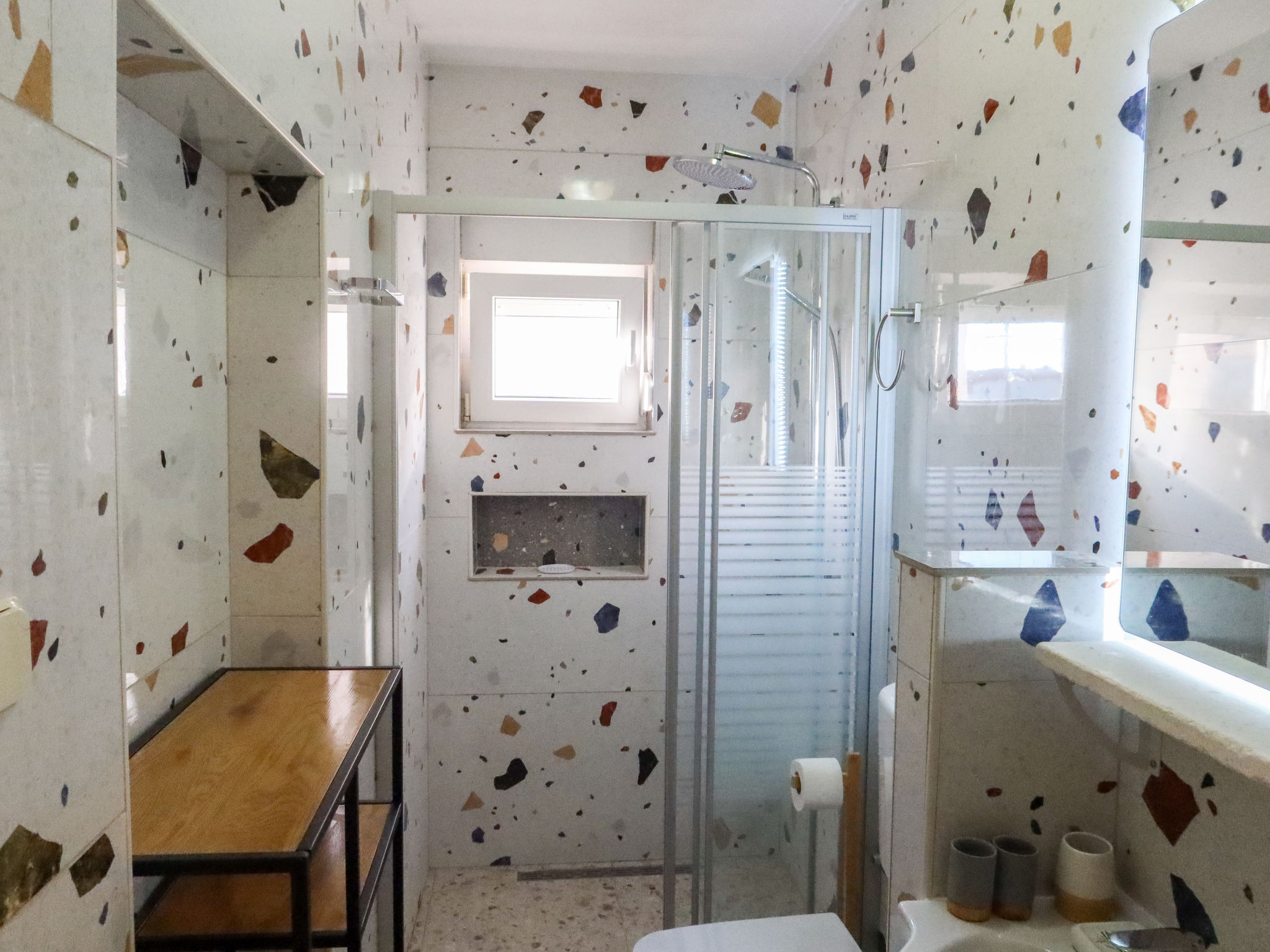 Zonnig appartement aan zee in Privlaka, vlakbij het strand - foto 13