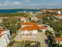 Knus appartement Irena vlakbij zee en strand in Privlaka - thumbnail 1