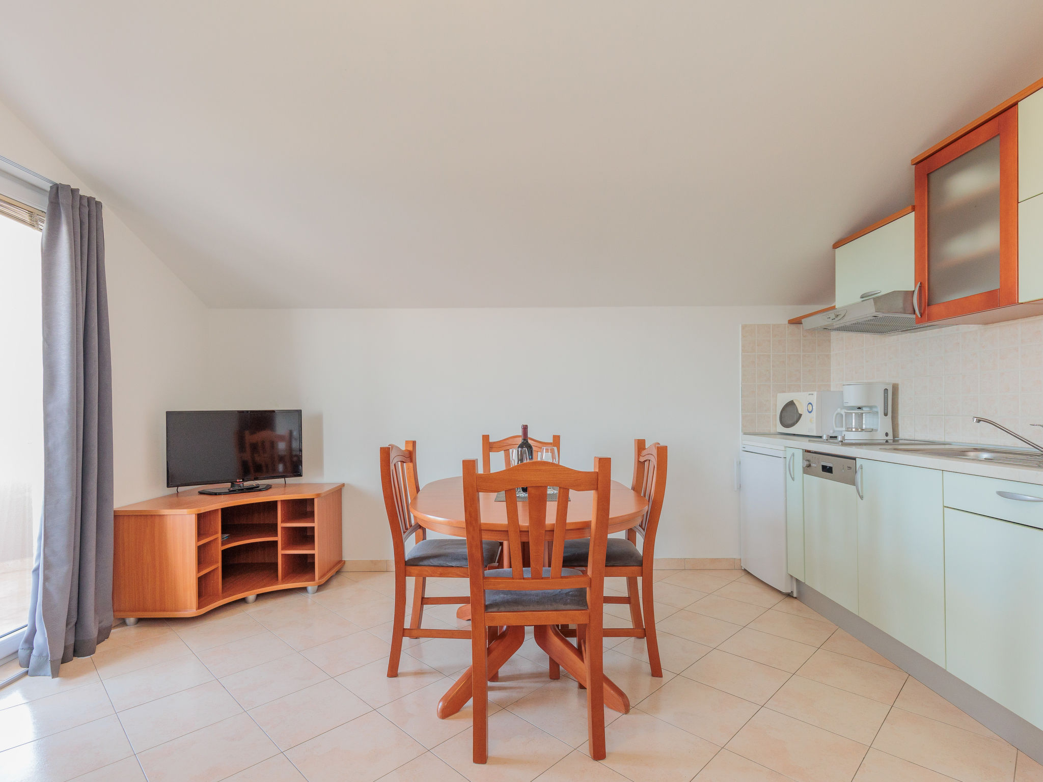 Appartement Irena – Cuisine et coin repas, photo 2 sur 21