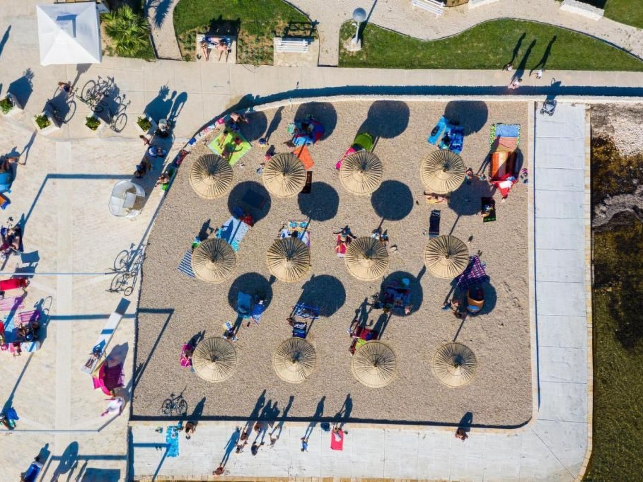 Neue Steinvilla mit beheiztem Pool in Strandnähe-Image-tags.info