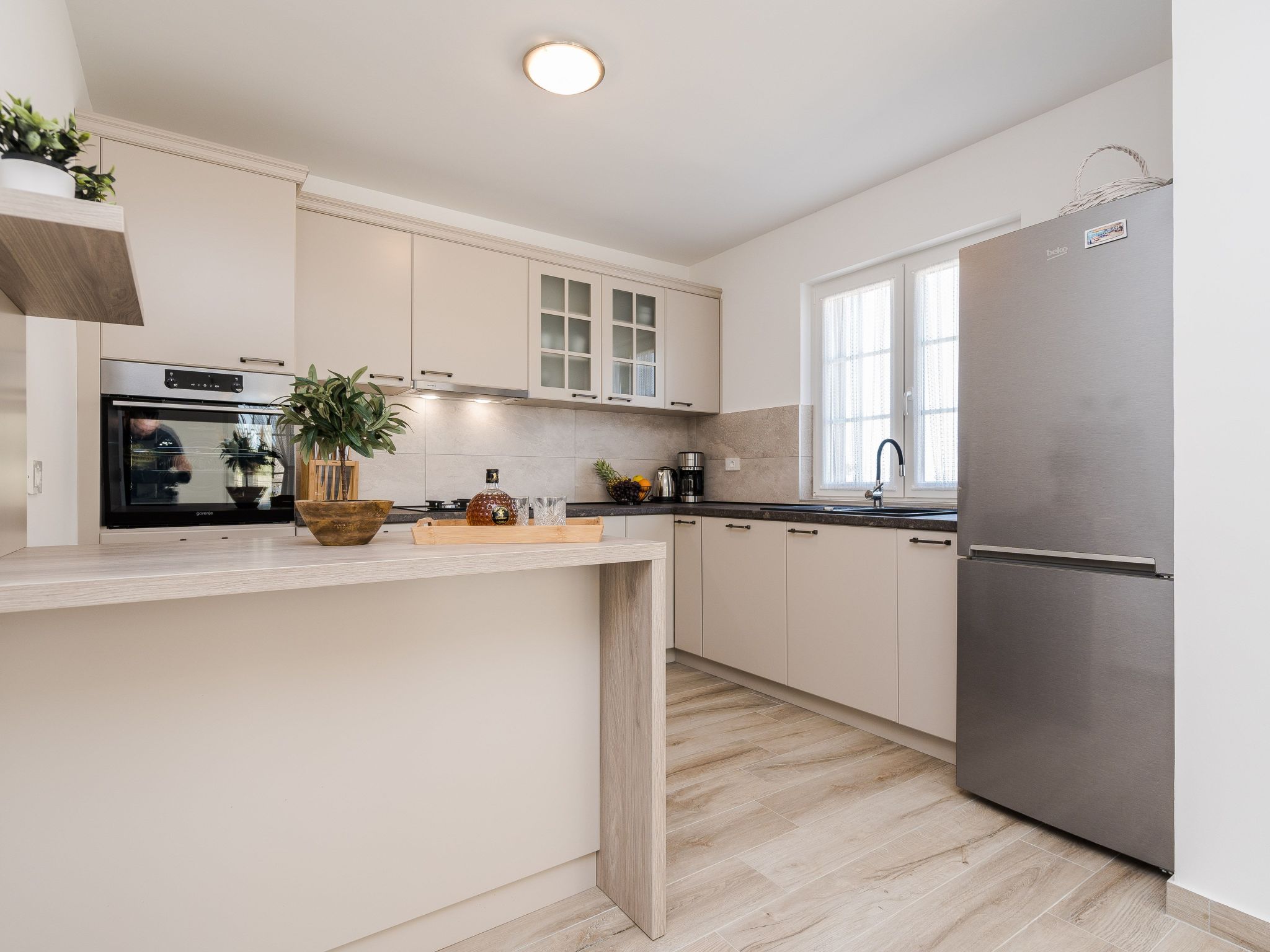 Neue Steinvilla mit beheiztem Pool in Strandnähe-Image-tags.info