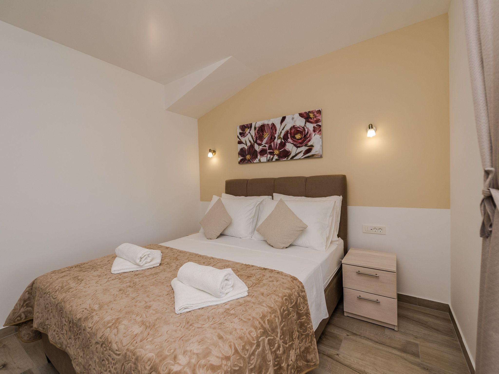 Neue Steinvilla mit beheiztem Pool in Strandnähe-Image-tags.info